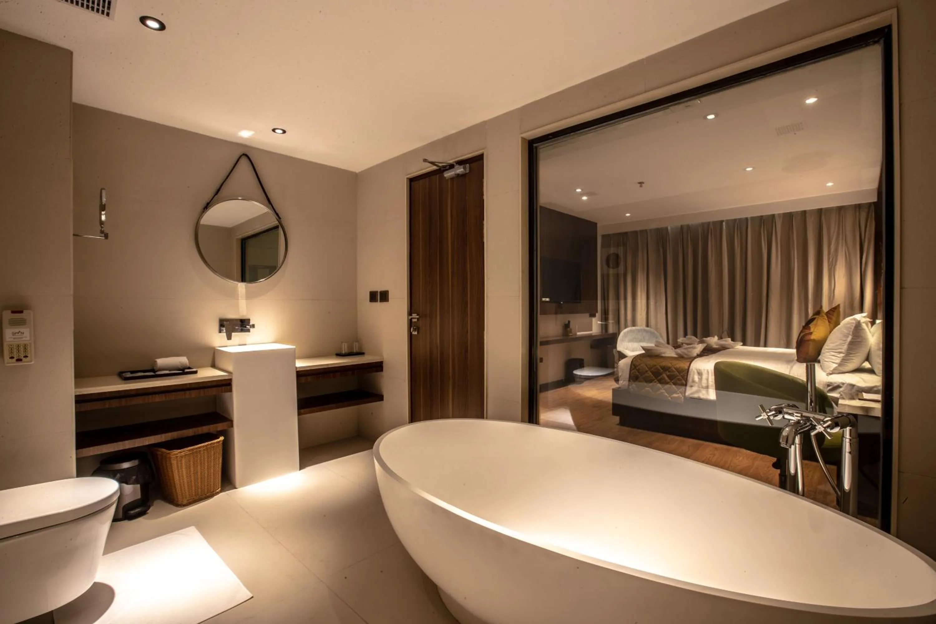 Toilet, Bed in Hotel Span International