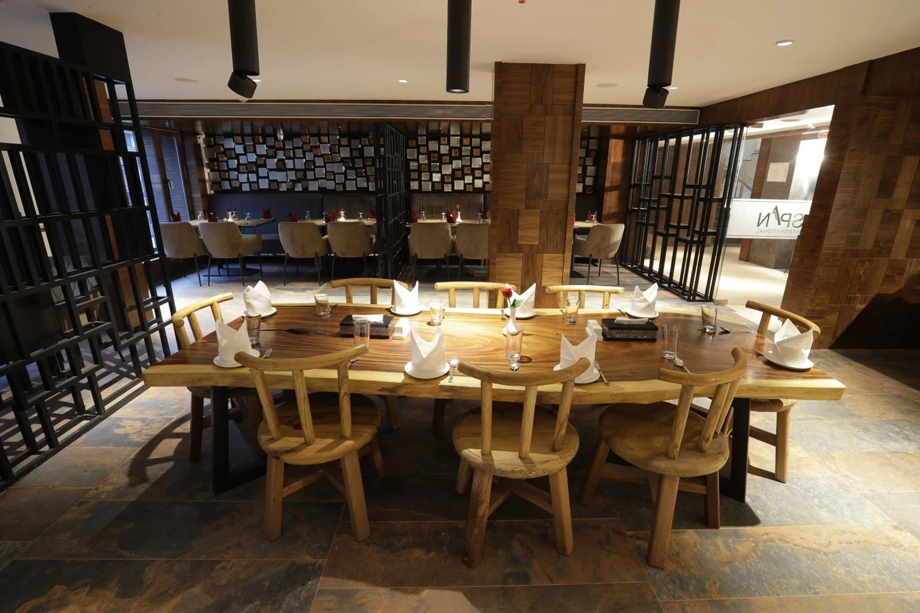 Restaurant/places to eat in Hotel Span International