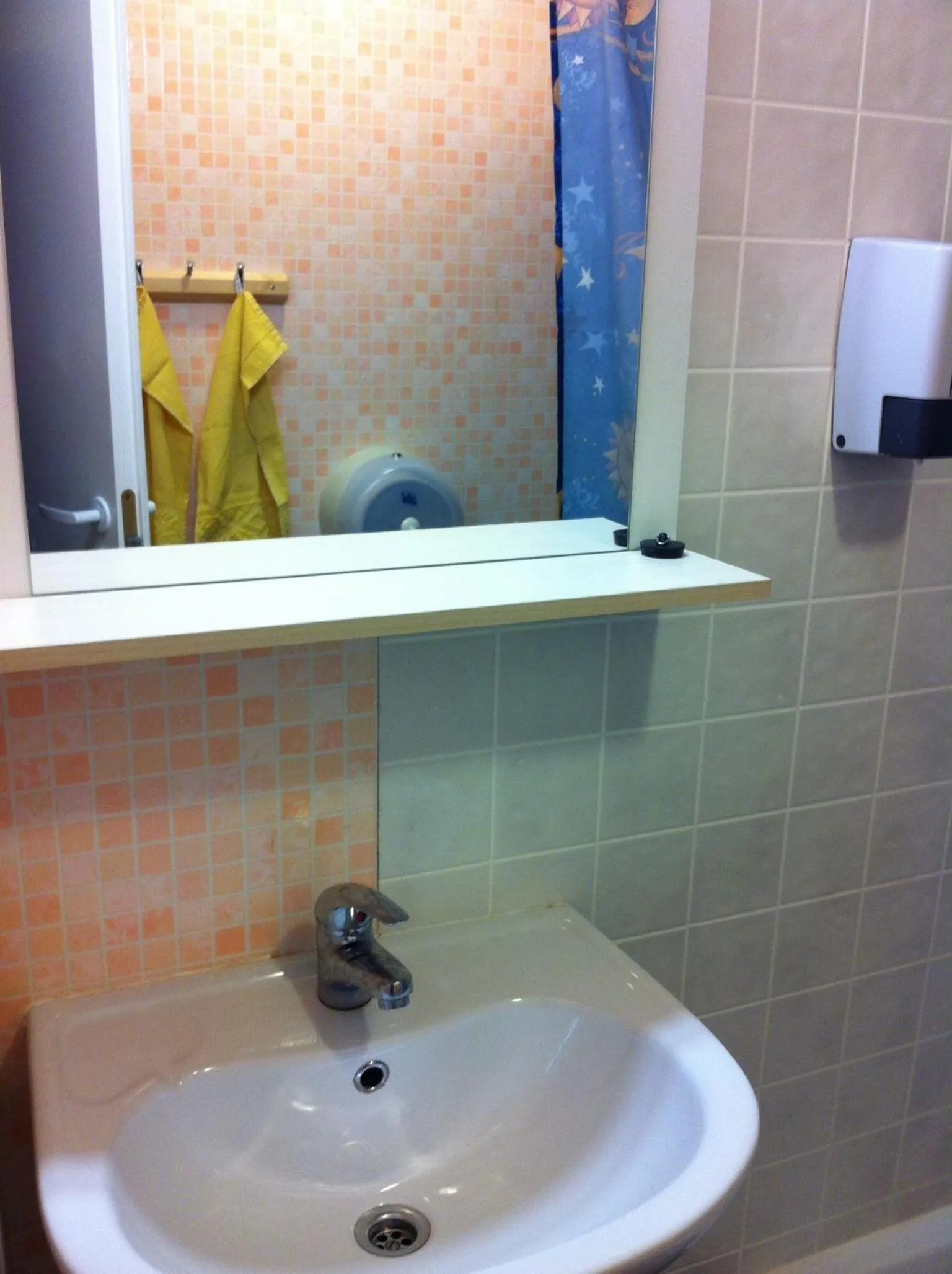 Shower in Valaste Puhkeküla