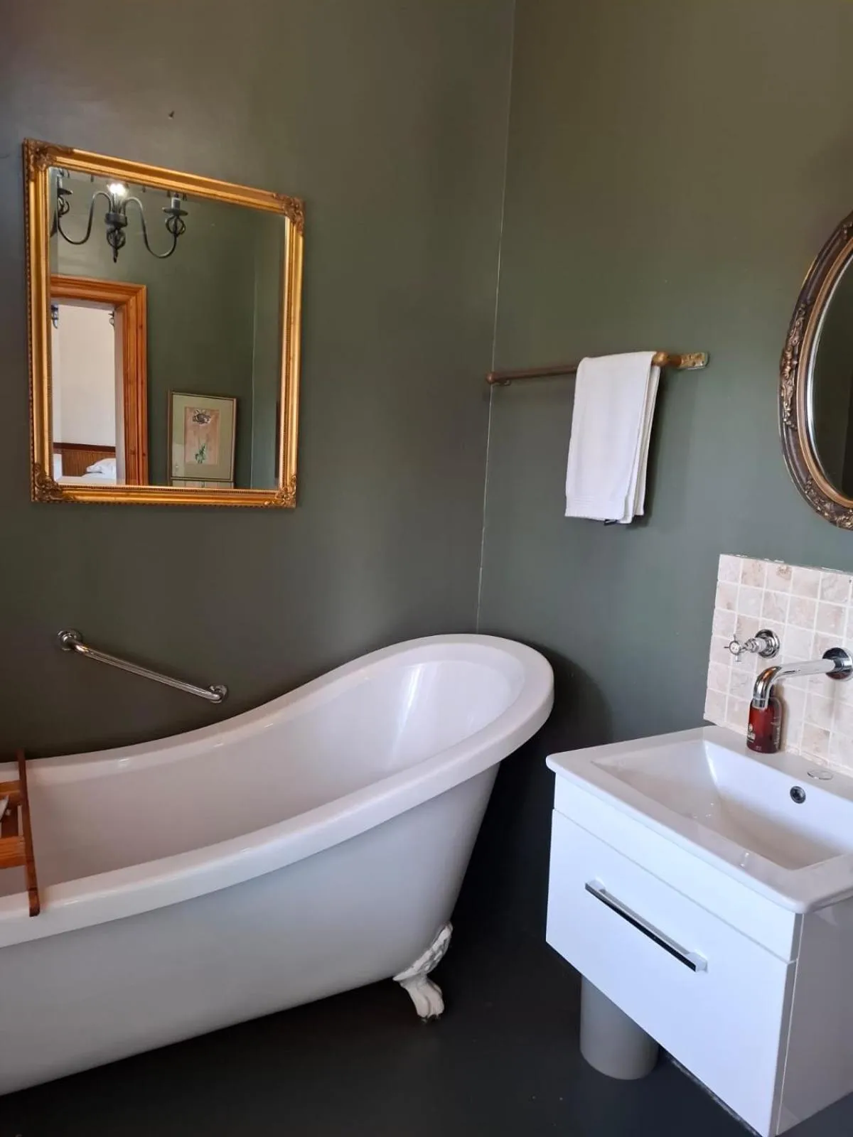 Bathroom in The Vineyard Country House