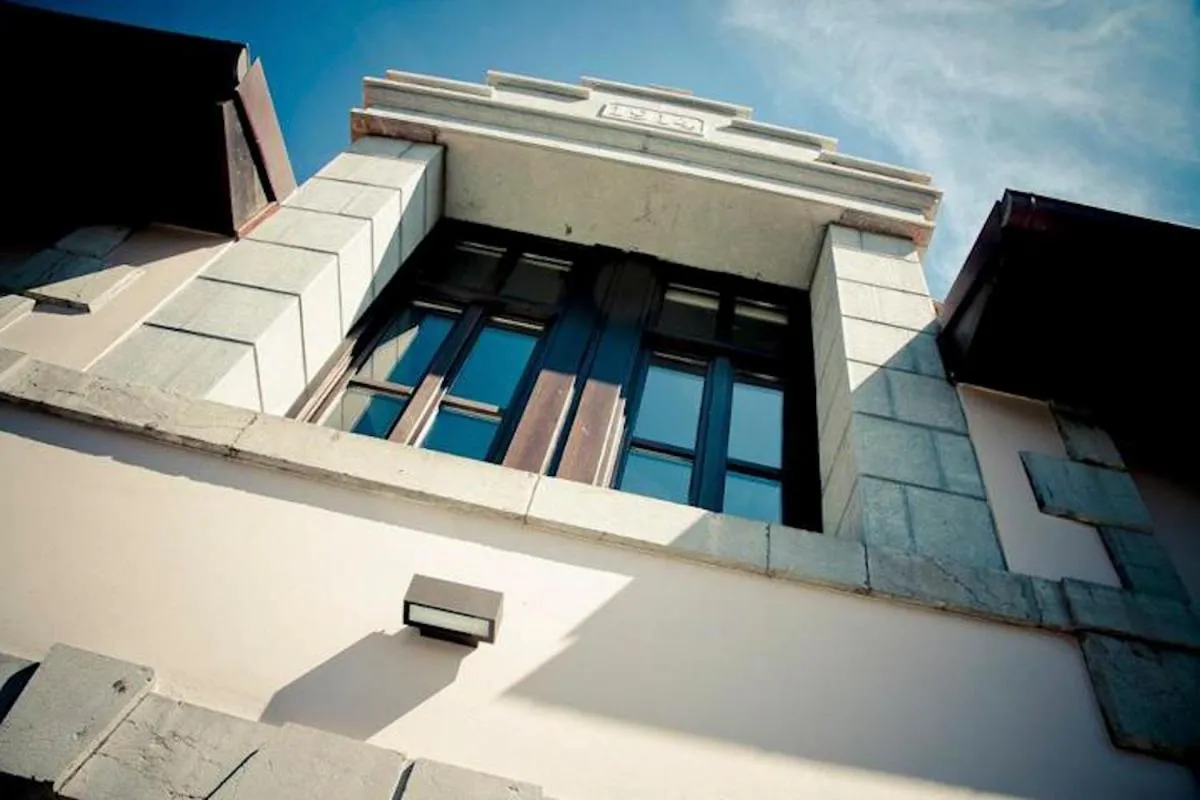 Property building in Hotel Villa Marrón