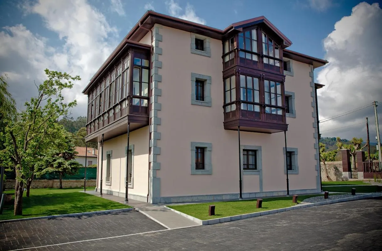 Property building in Hotel Villa Marrón