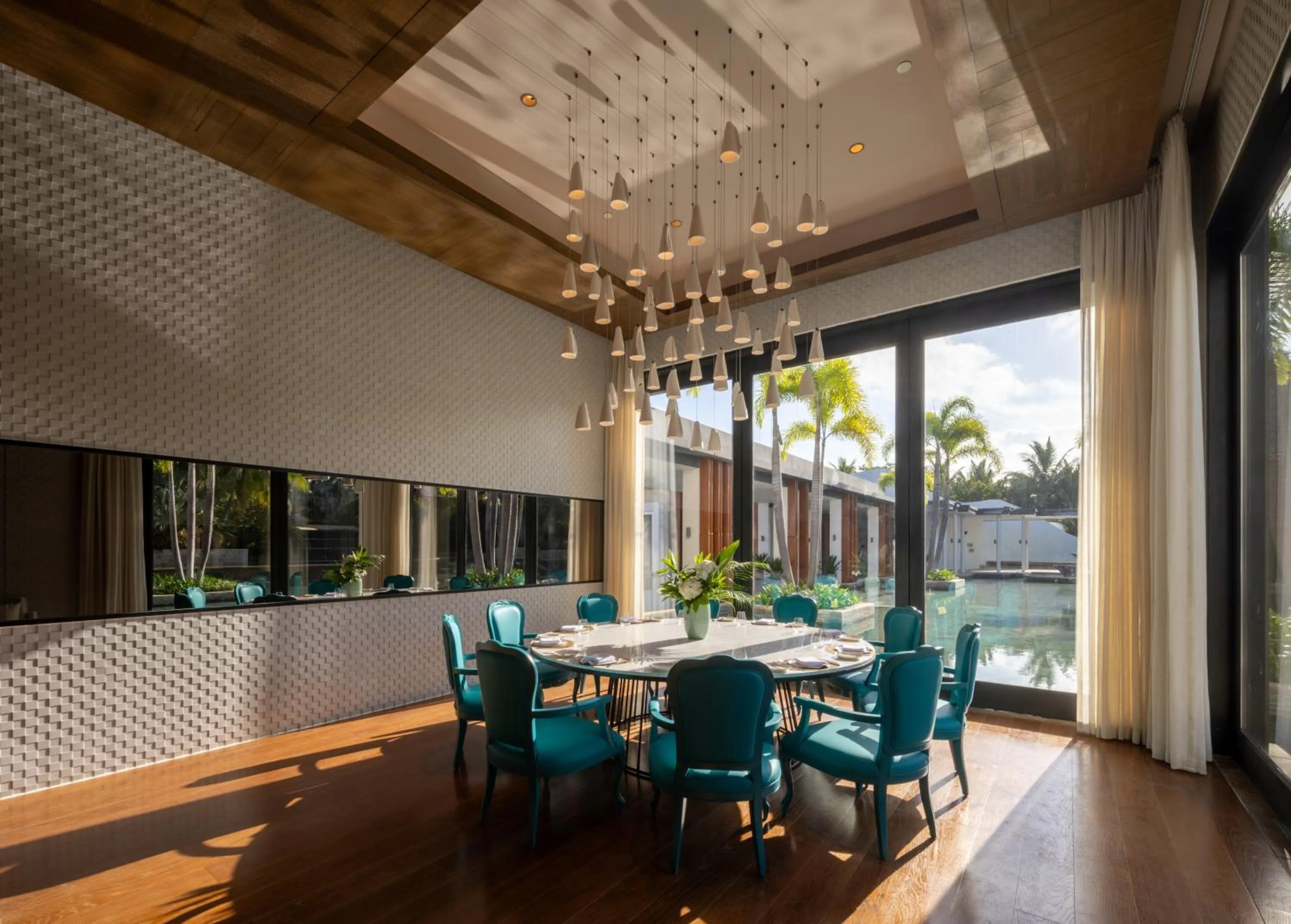 Restaurant/places to eat in Capella Tufu Bay, Hainan