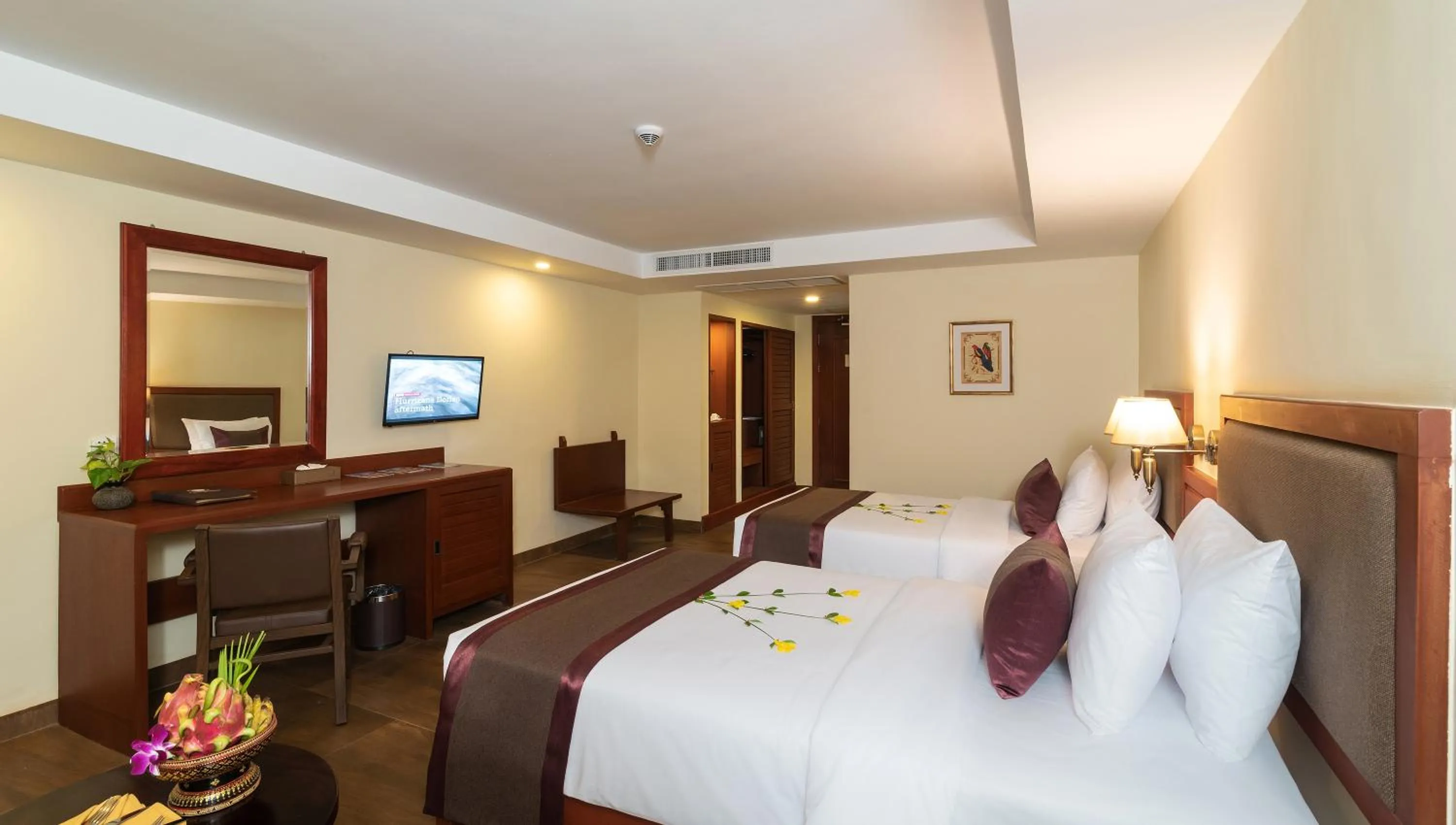 bunk bed, Bed in Hotel De La Renaissance