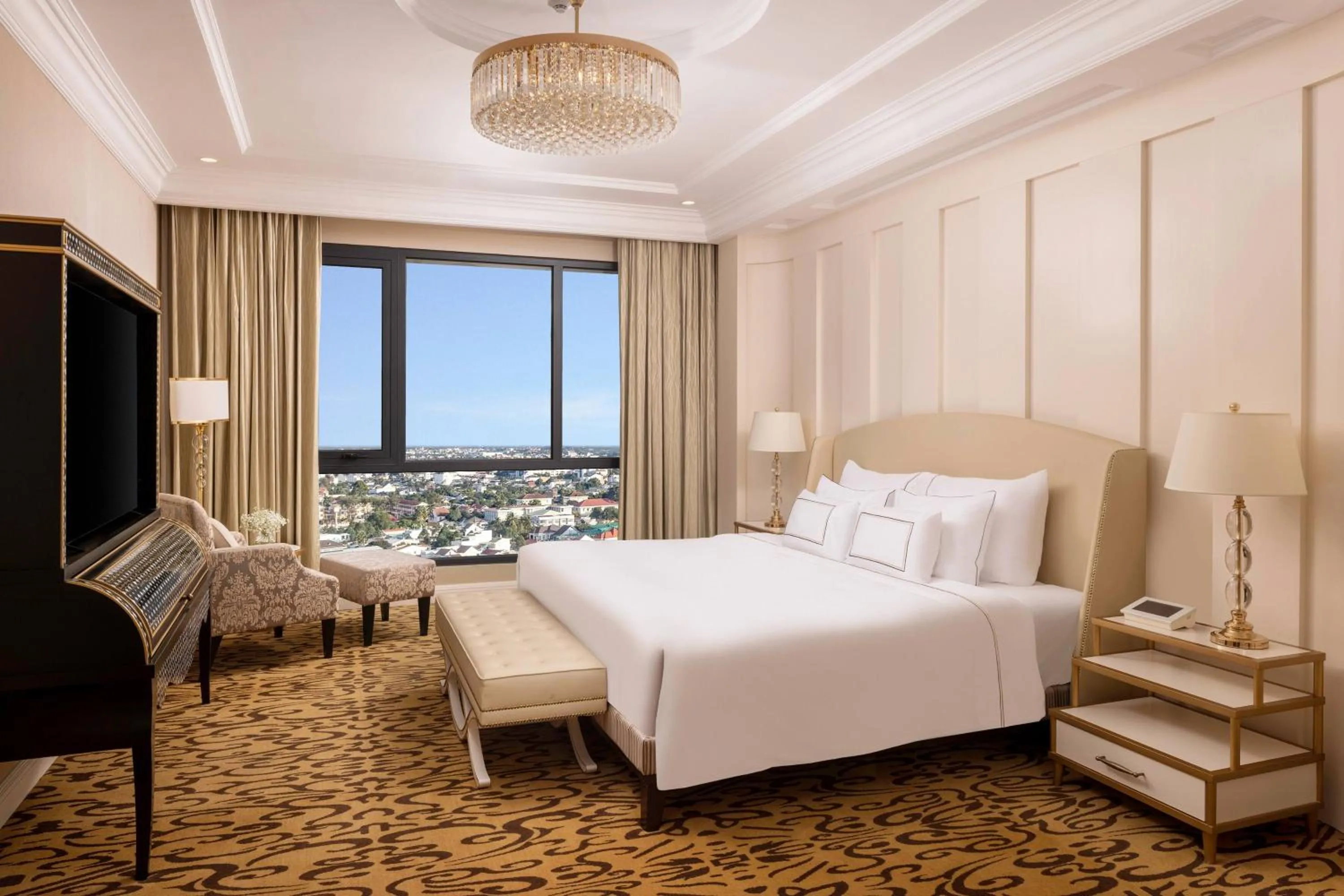 Bed in Meliá Vinpearl Phu Ly