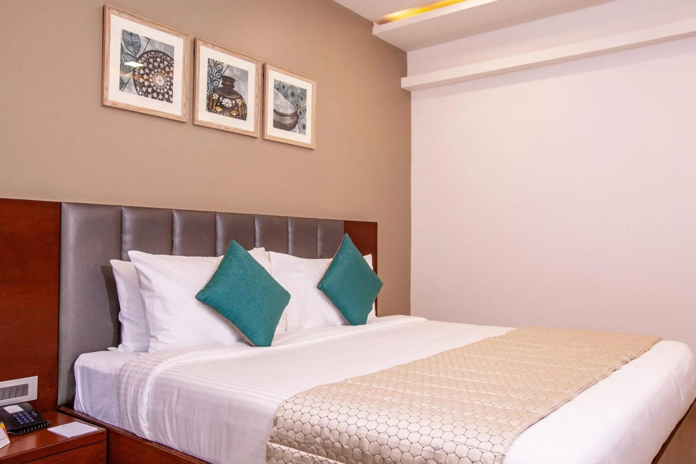 Bed in Mango Suites Viera