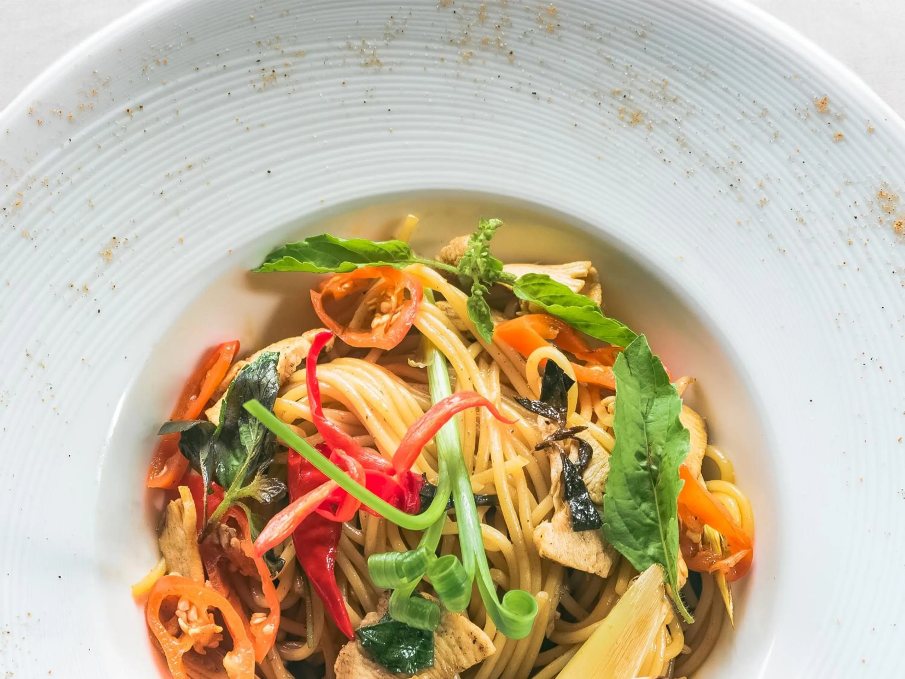 Restaurant/places to eat in Cheata Residence