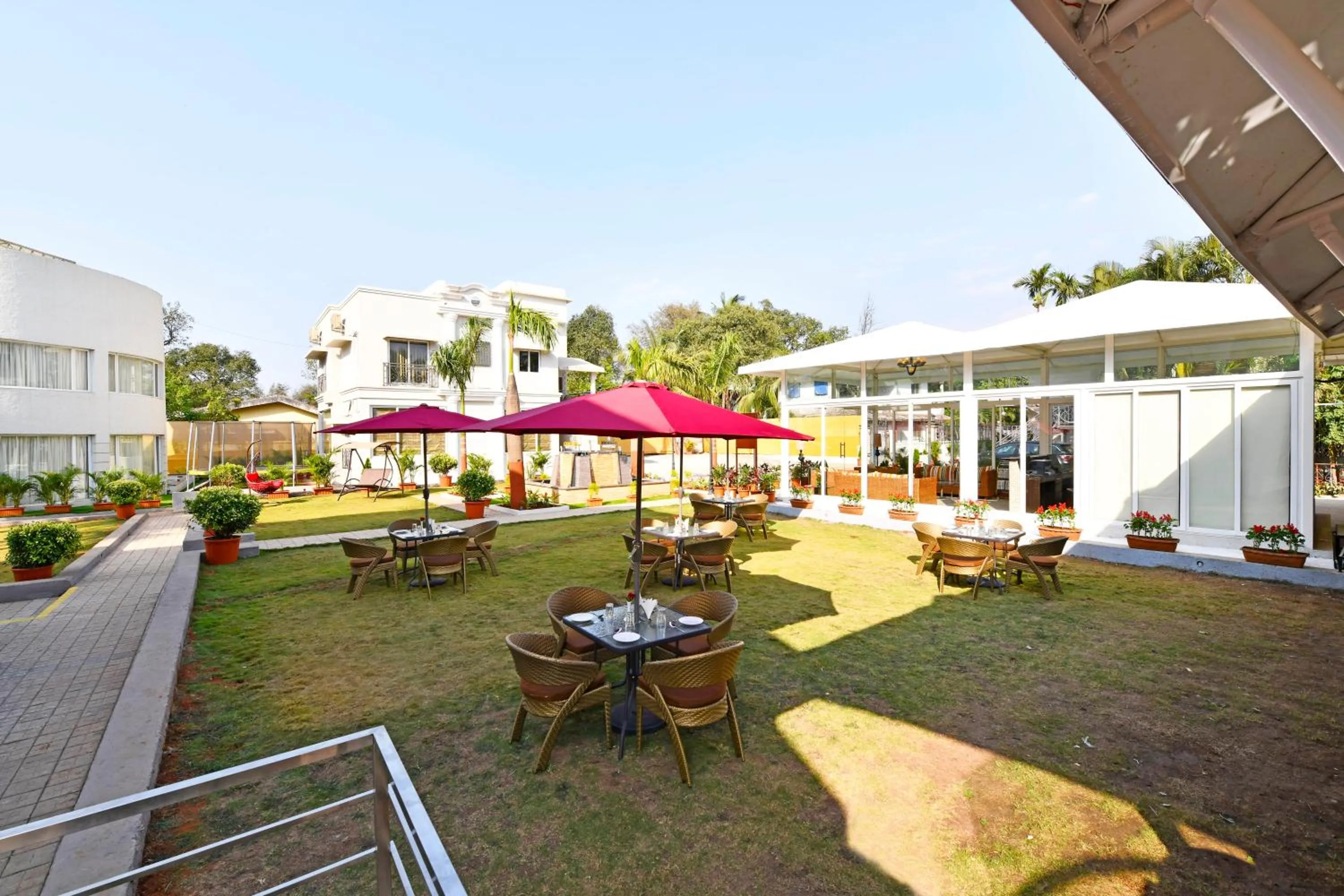 Restaurant/places to eat in Meritas Countryside Resort Lonavala