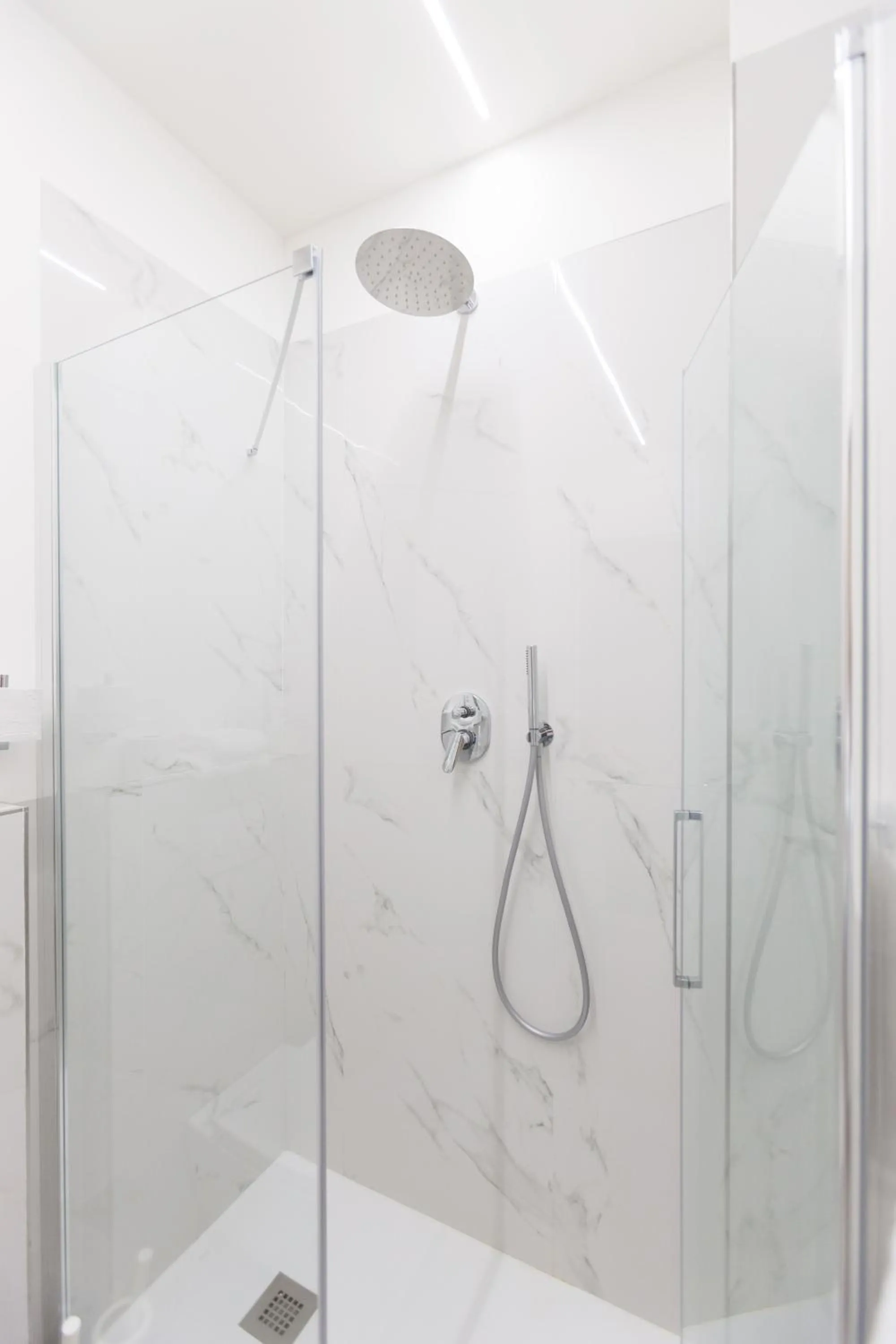 Shower in Cuneo Hotel