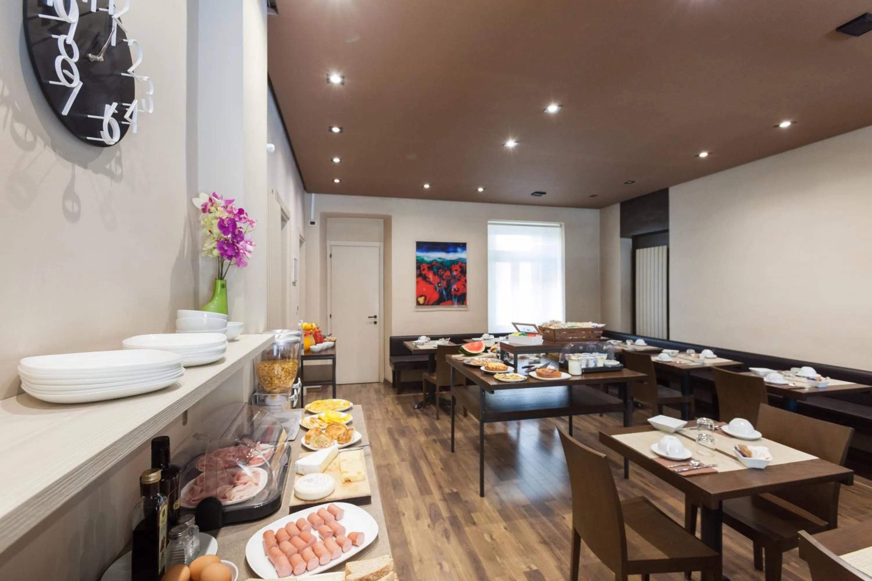 Buffet breakfast in Cuneo Hotel