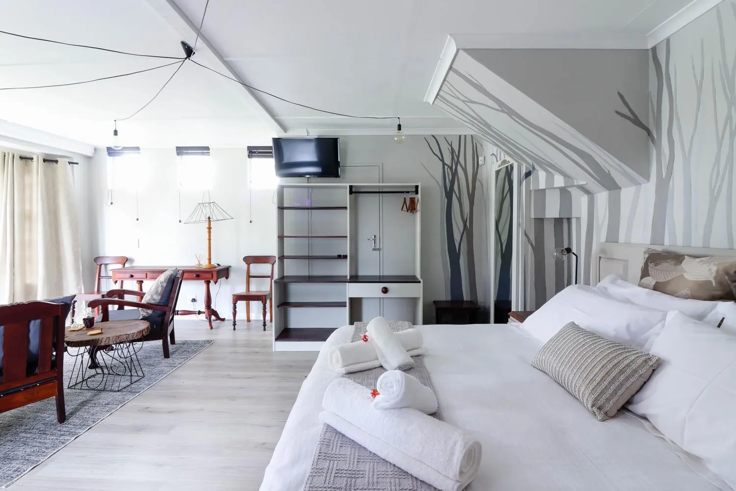 TV and multimedia, Bed in Arbour1 Guesthouse