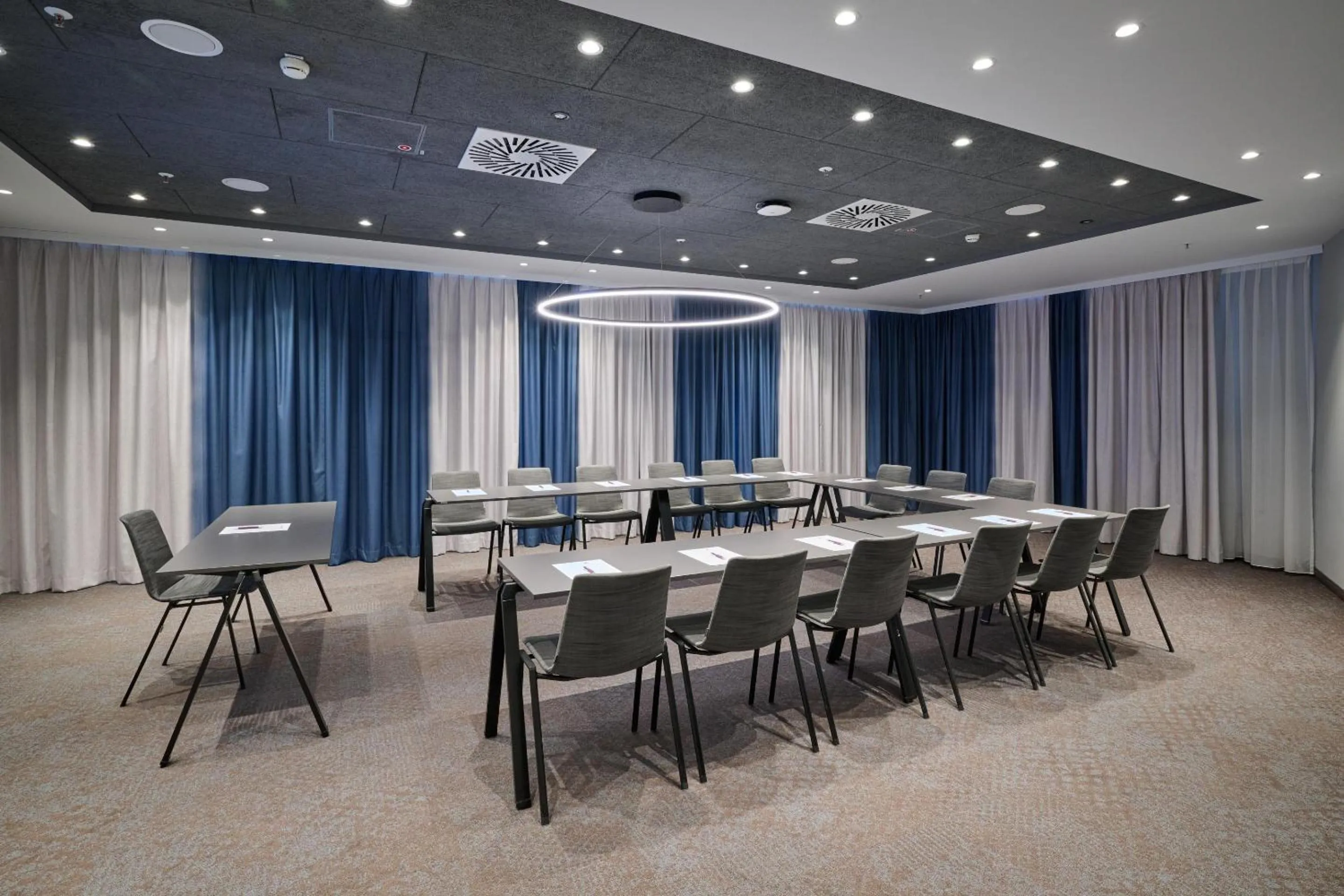 Meeting/conference room in Premier Inn Würzburg