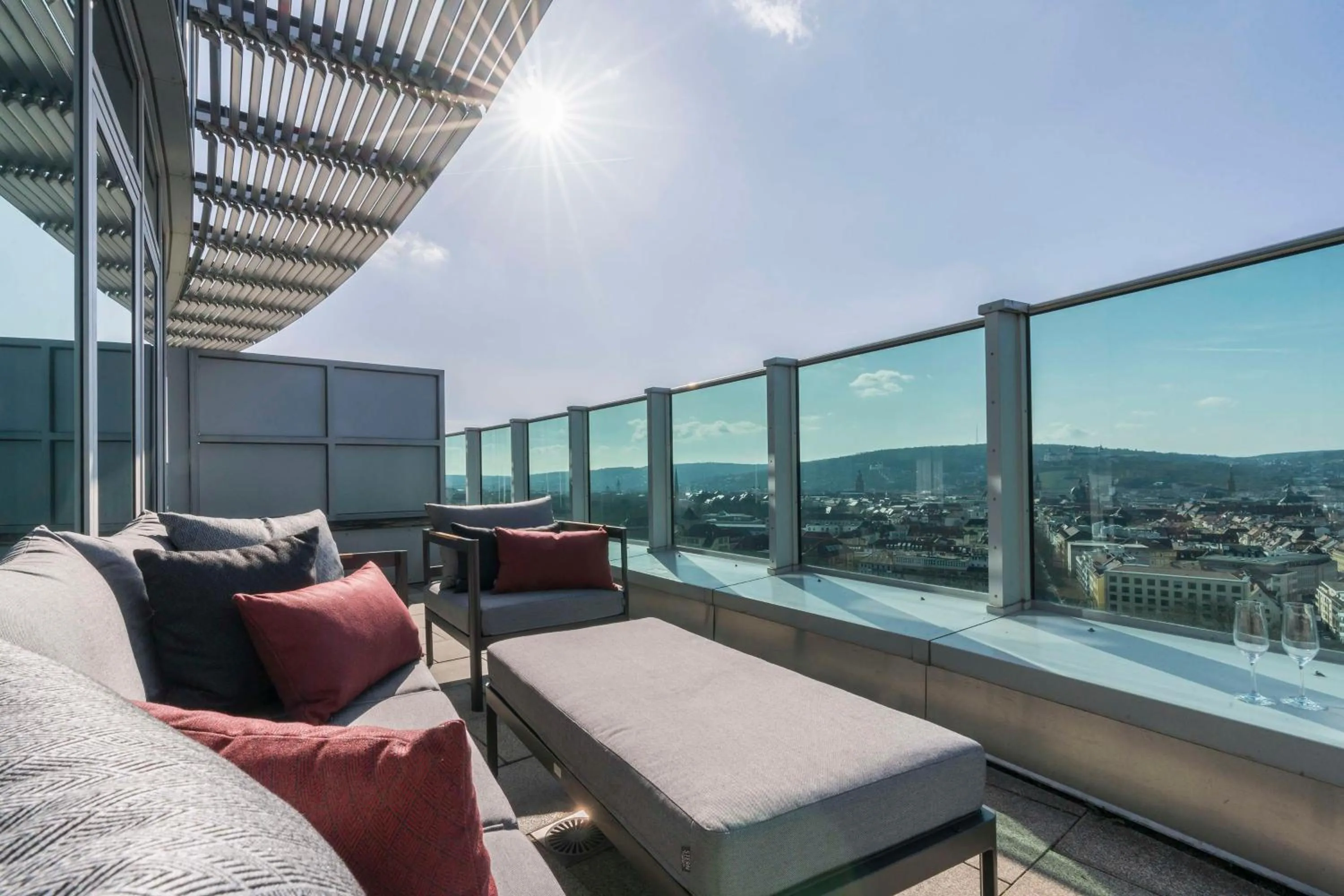 Panorama Suite  in Premier Inn Würzburg