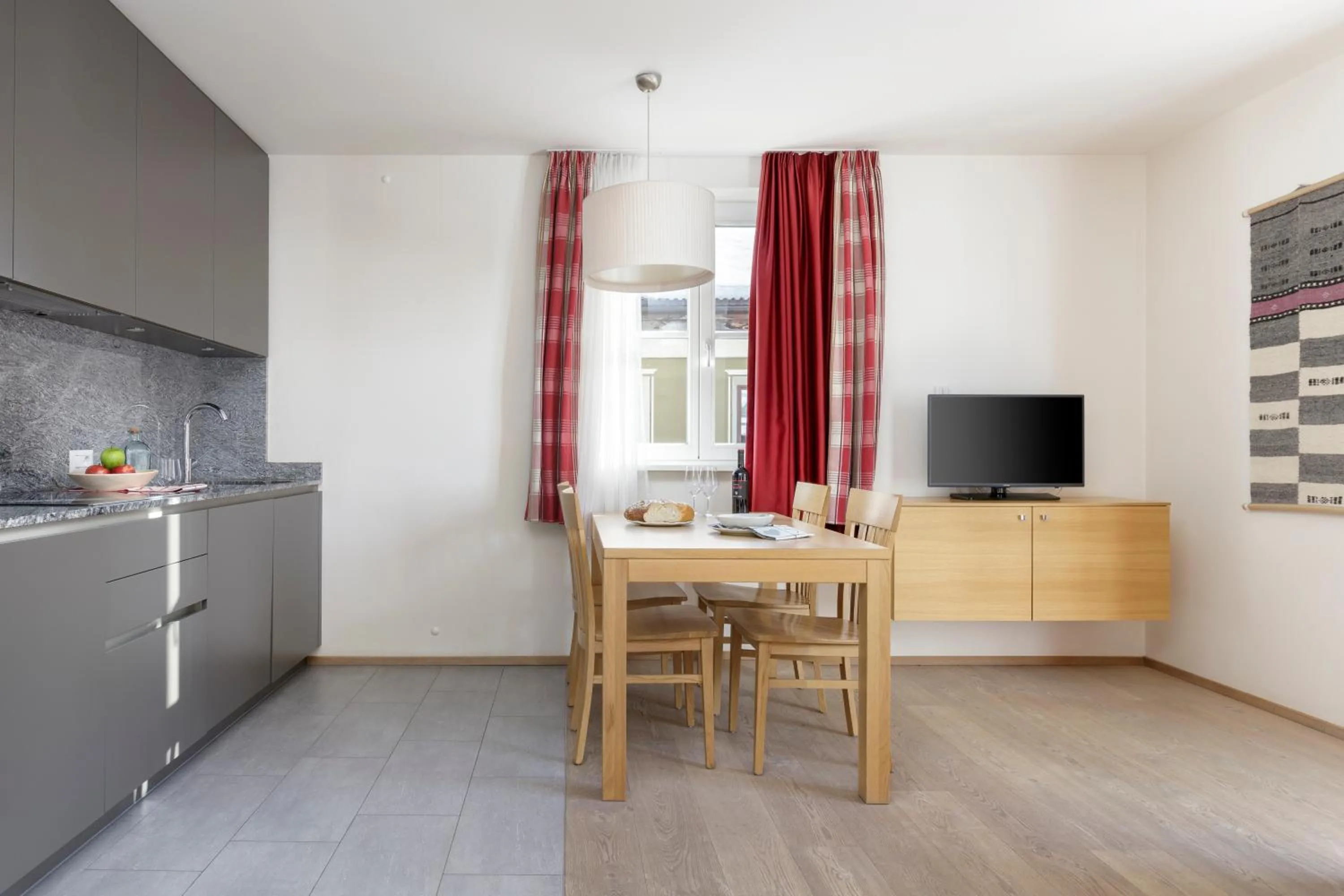 Kitchen or kitchenette in Residence Innichen - San Candido