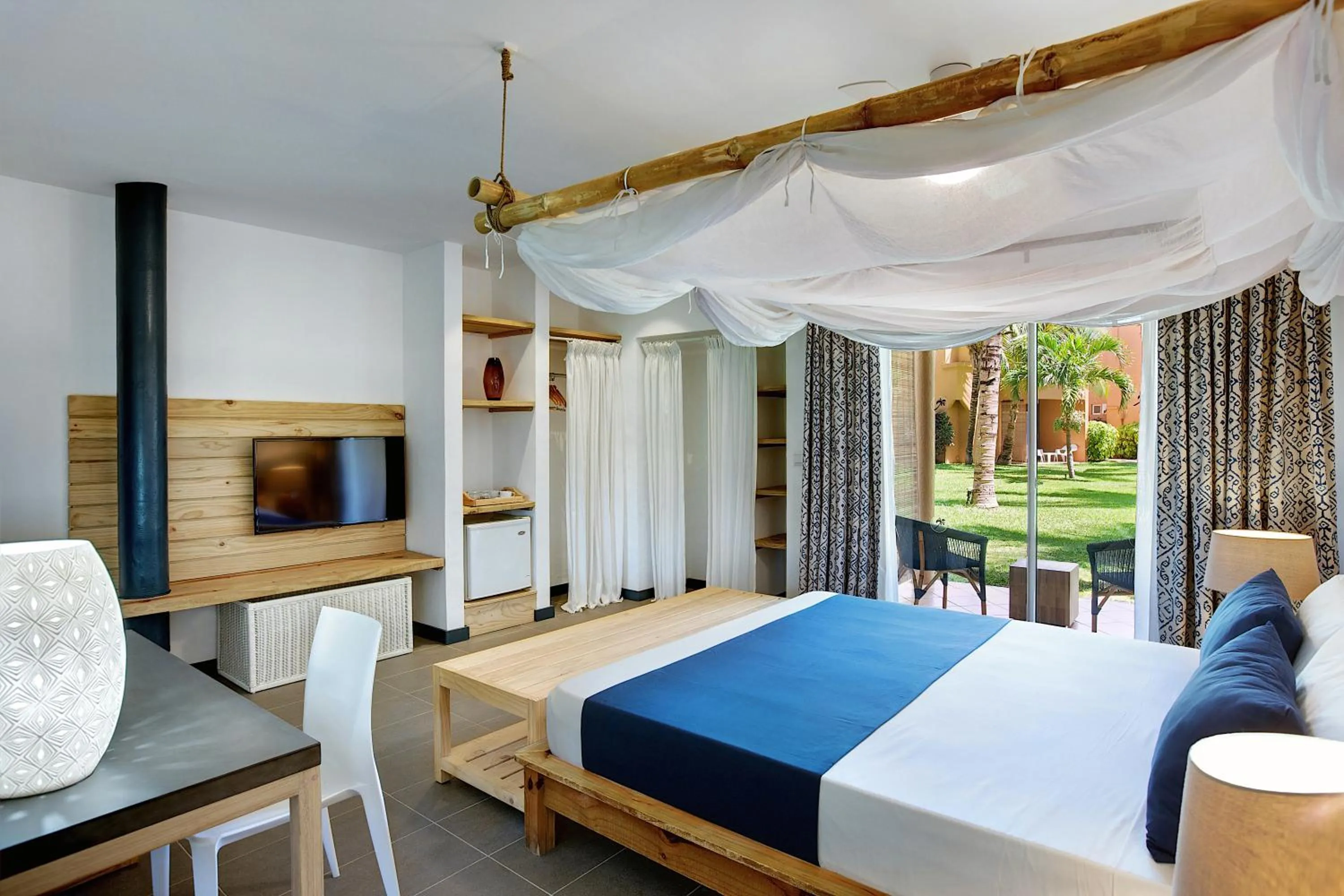 TV and multimedia, Bed in Veranda Pointe Aux Biches Hotel & Spa