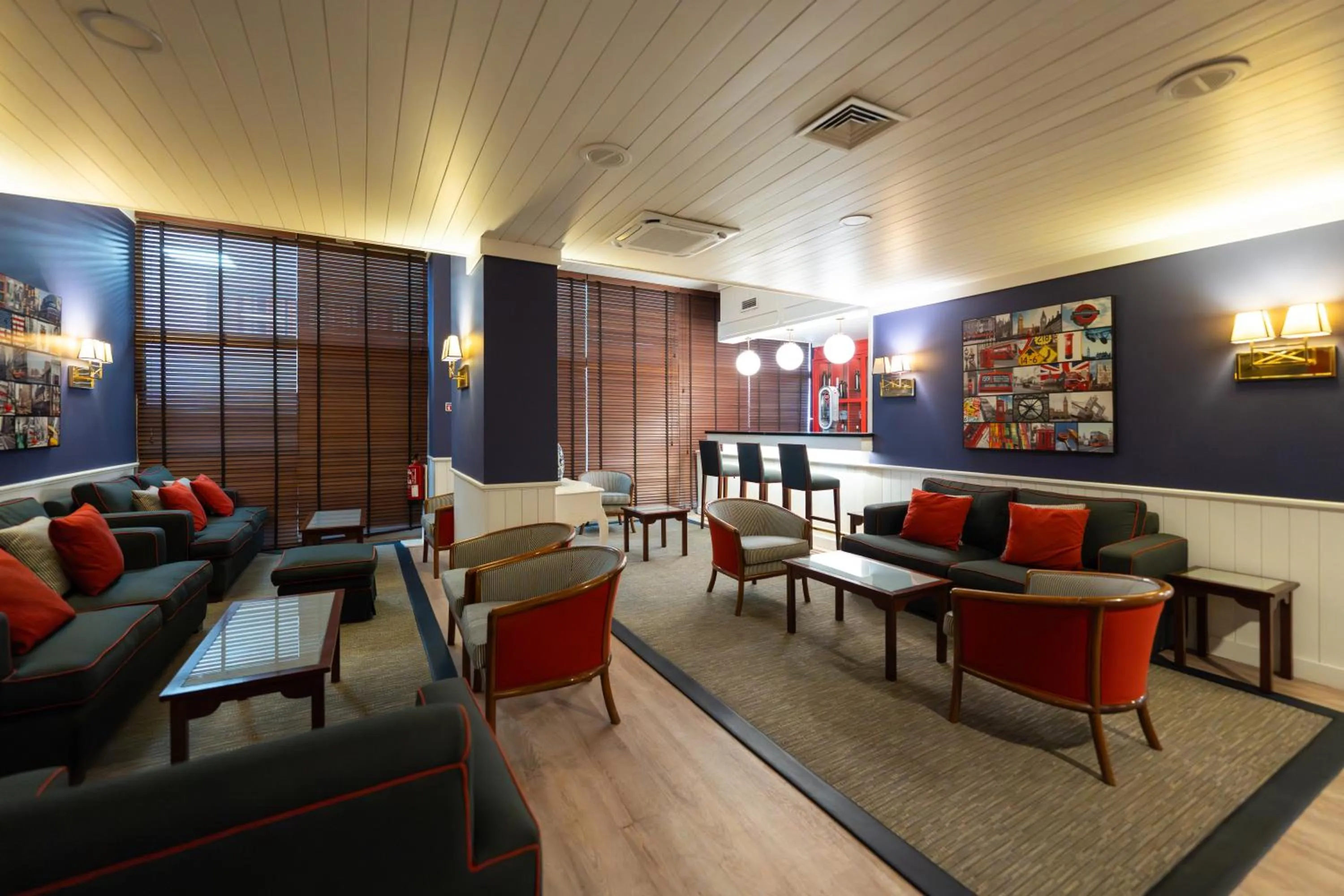 Lounge or bar in Hotel Apartamento Solverde