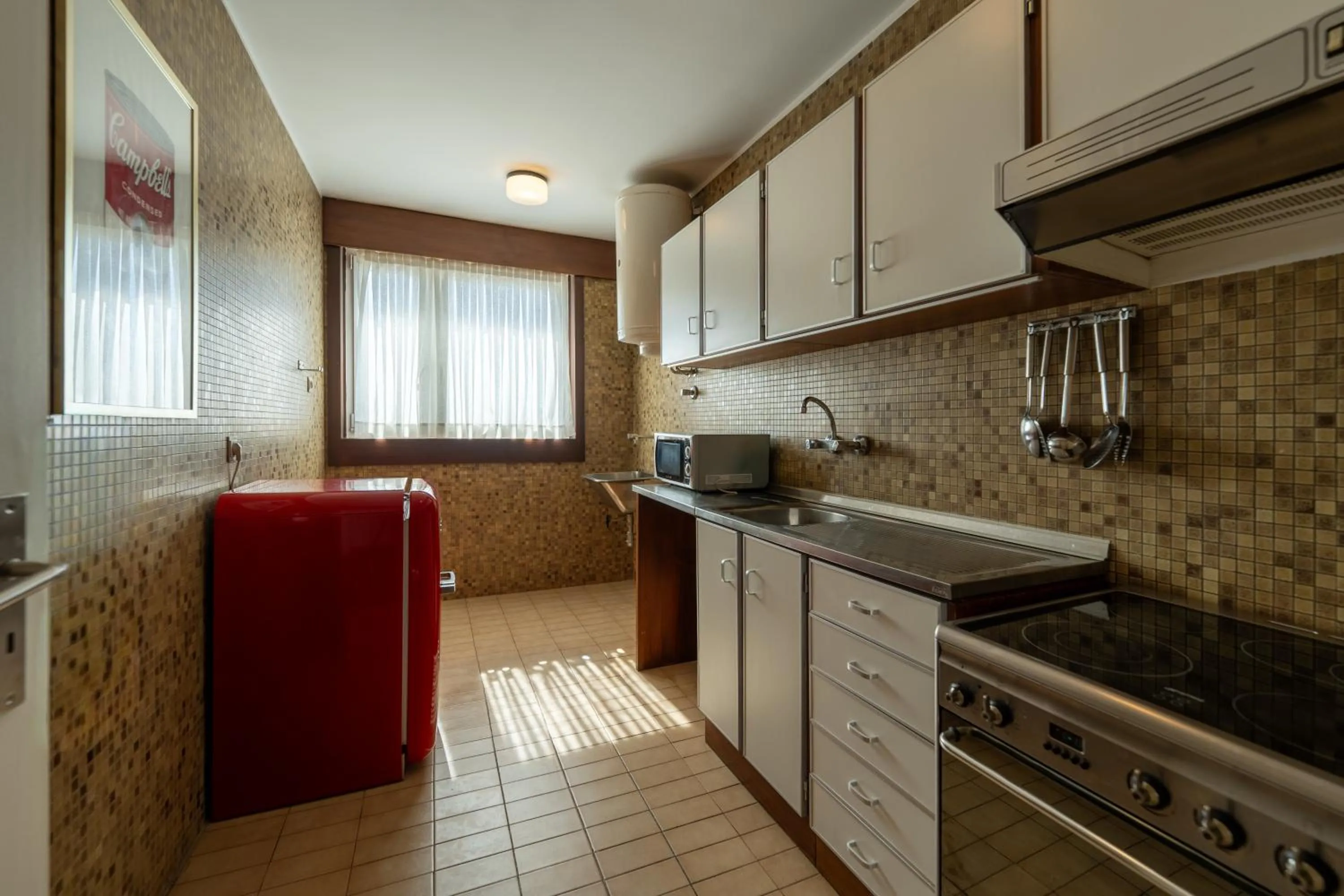 kitchen in Hotel Apartamento Solverde