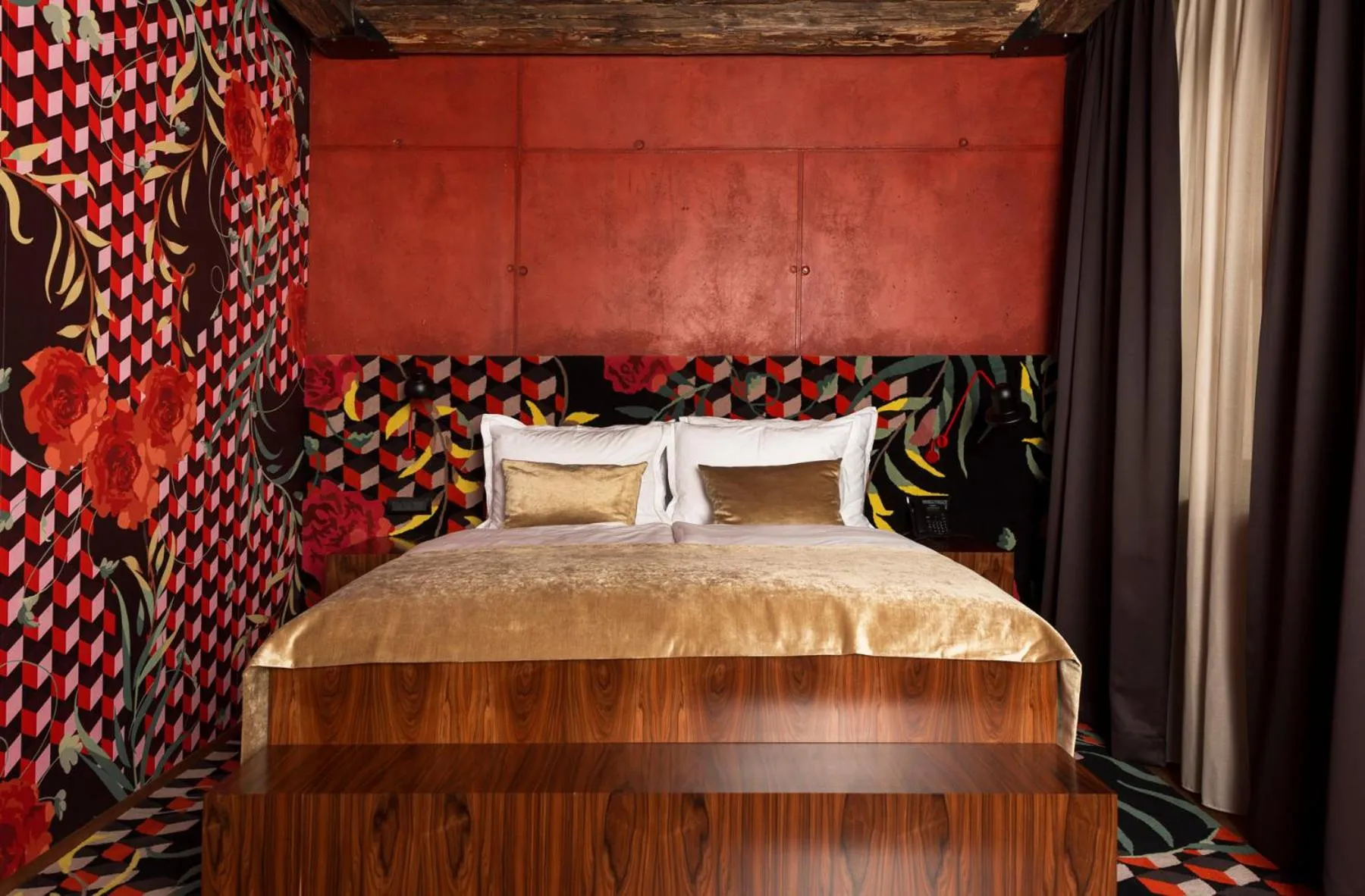 Bed in Winery & Design hotel ROXANICH