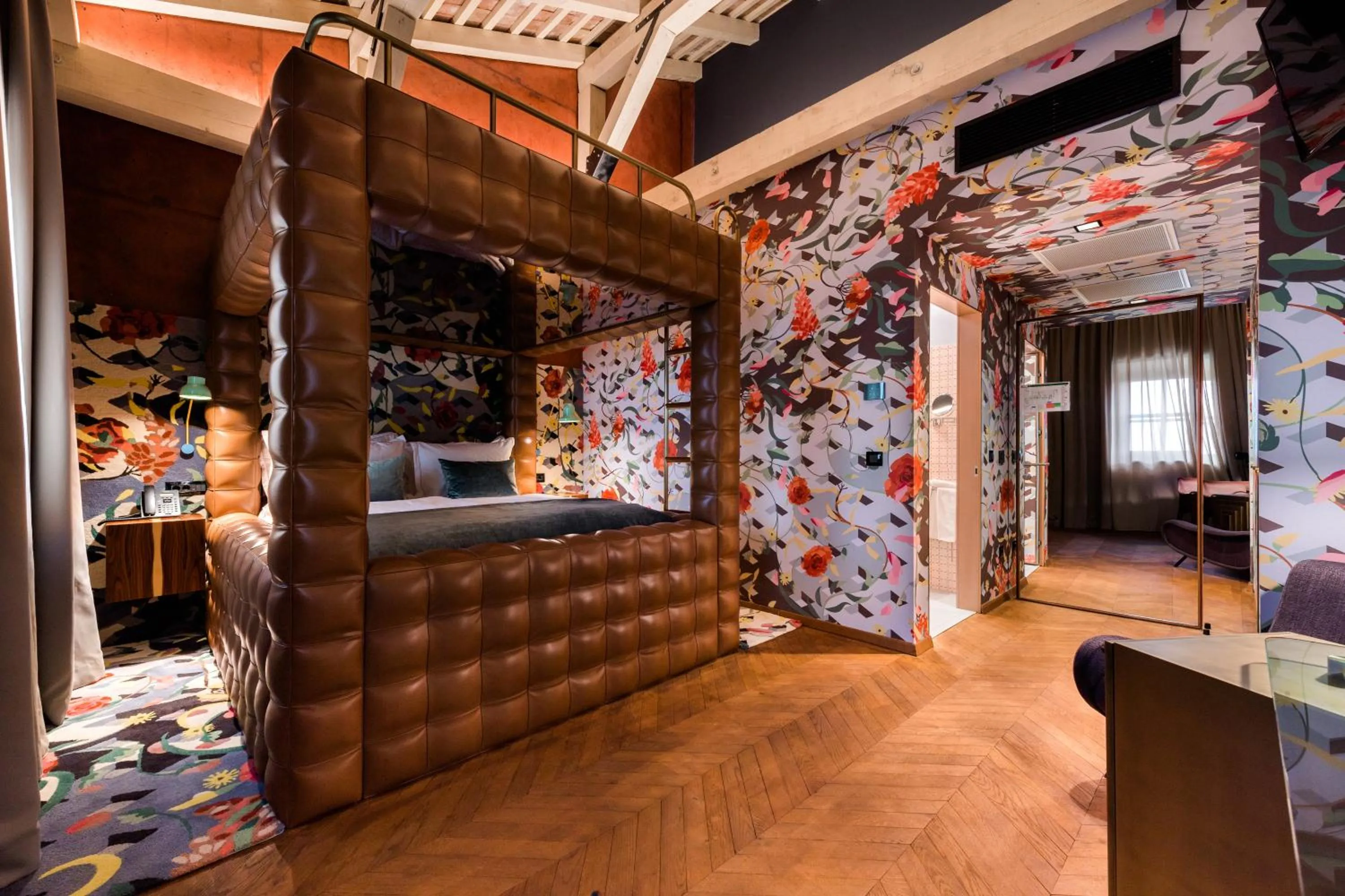 bunk bed in Winery & Design hotel ROXANICH