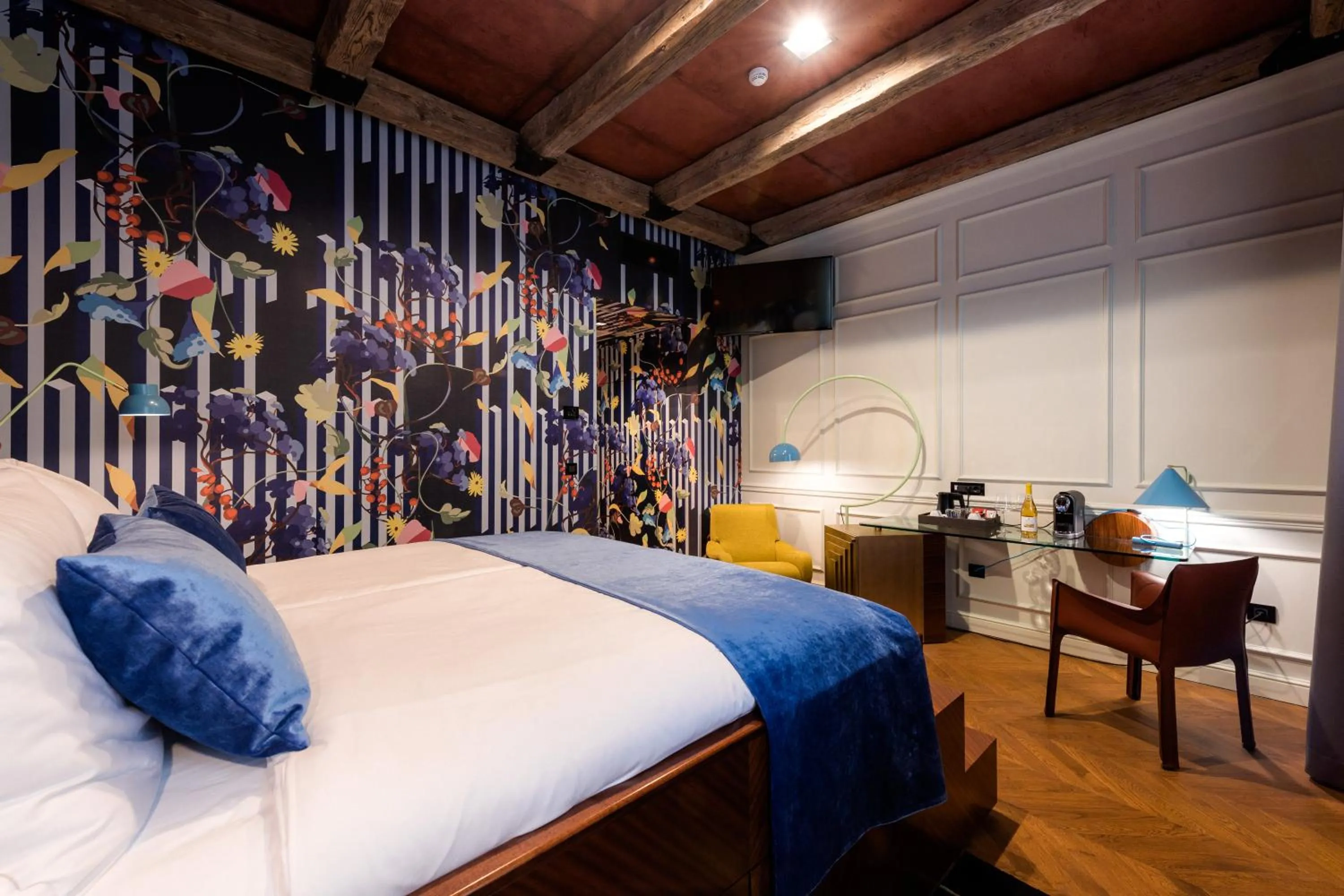 Bed in Winery & Design hotel ROXANICH