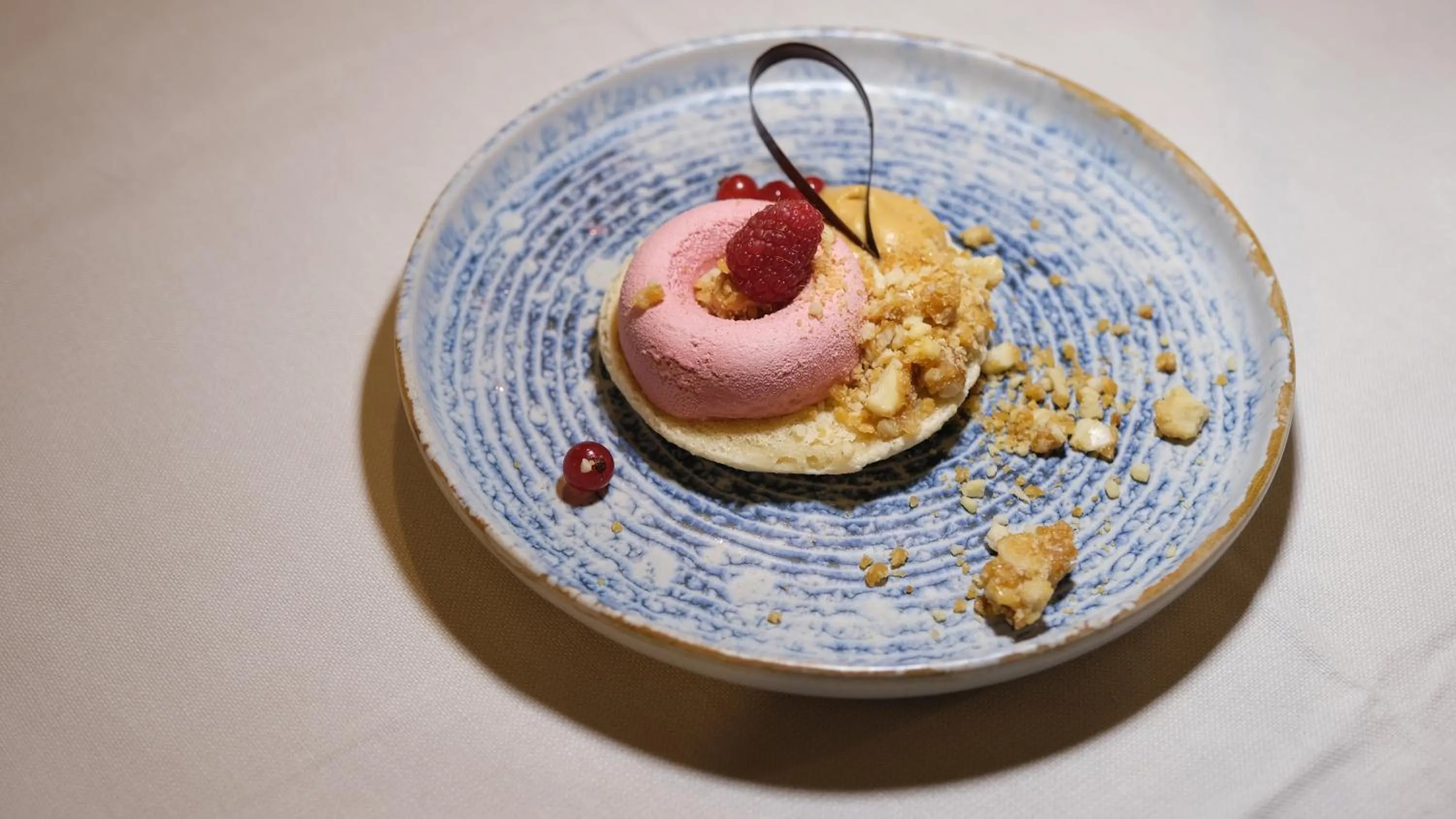 Restaurant/places to eat in Flos Hotel