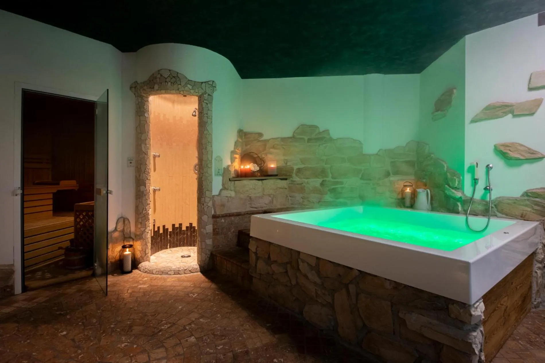 Hot Tub in Hotel Valsorda