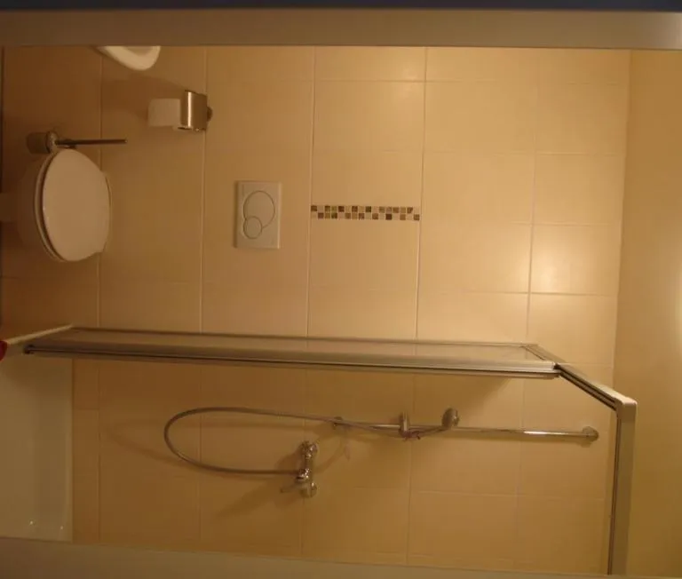 Shower in Hotel Zur Kripp
