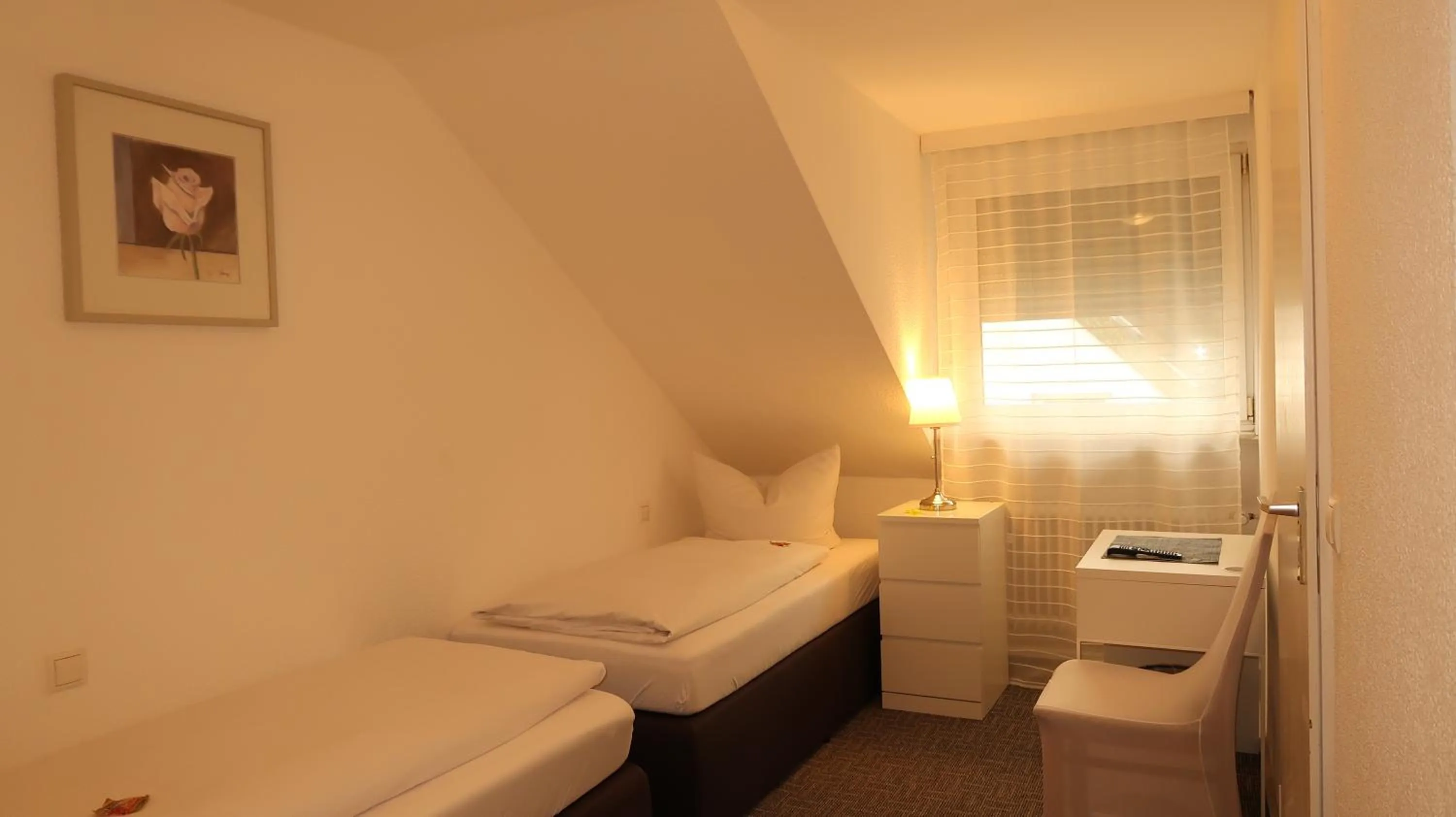 Photo of the whole room, Bed in Hotel Zur Kripp