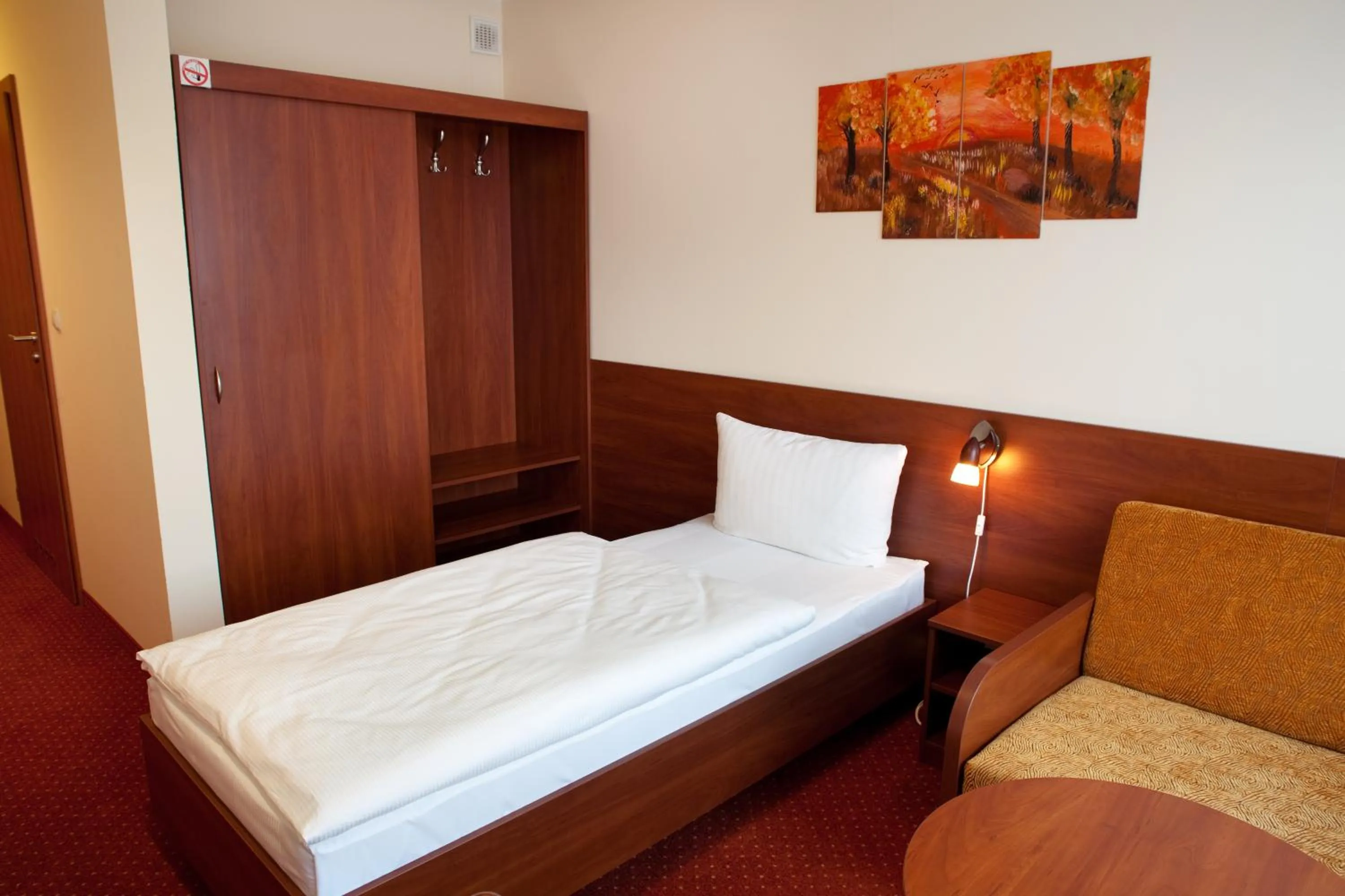 Photo of the whole room, Bed in Hotel Podróżnik