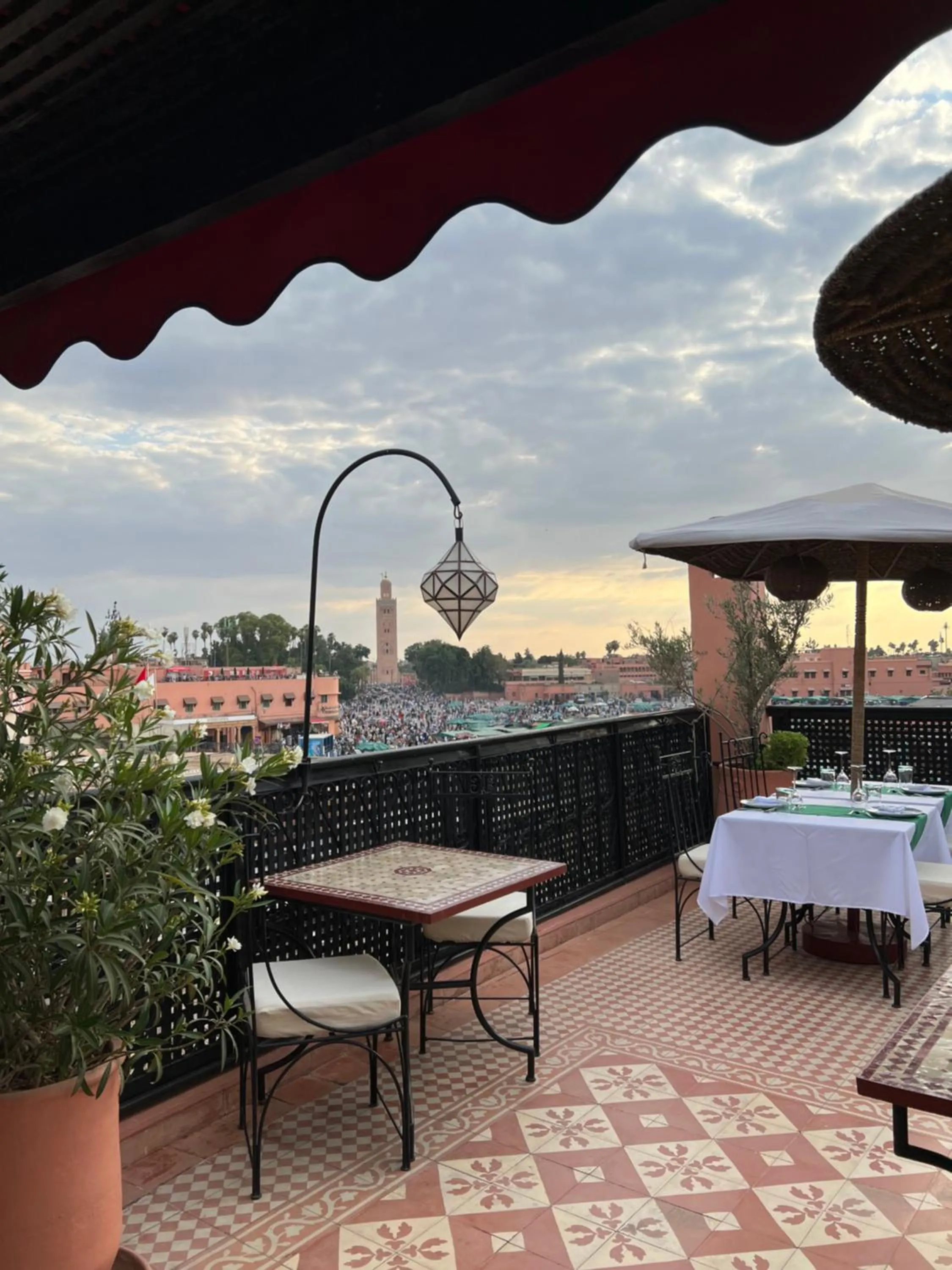 Restaurant/places to eat in Riad Andalla