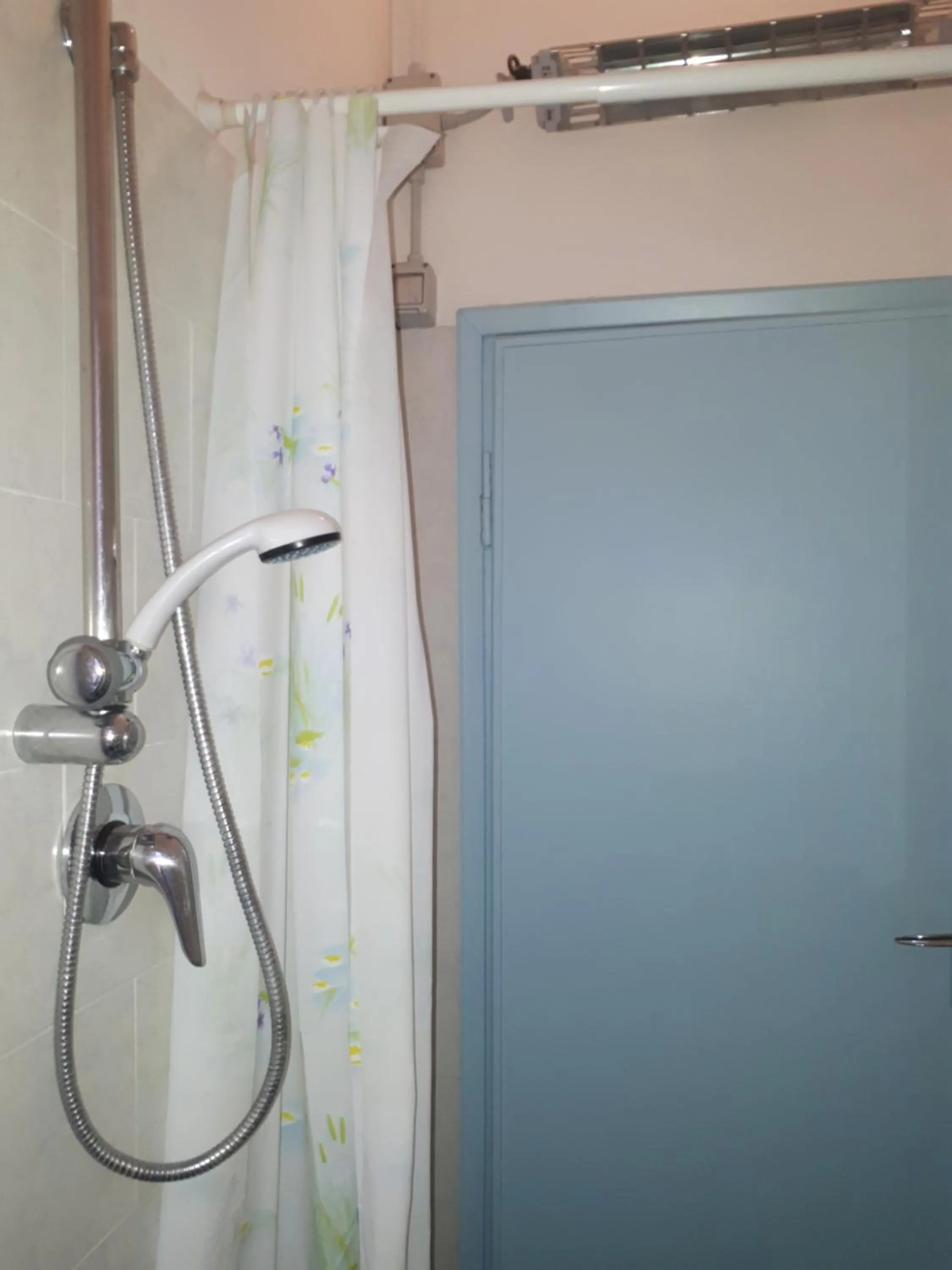 Shower in Hotel Ottavia