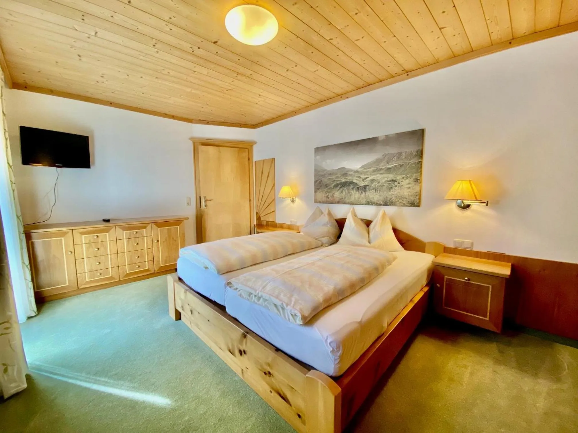 Photo of the whole room, Bed in Pension Gabi