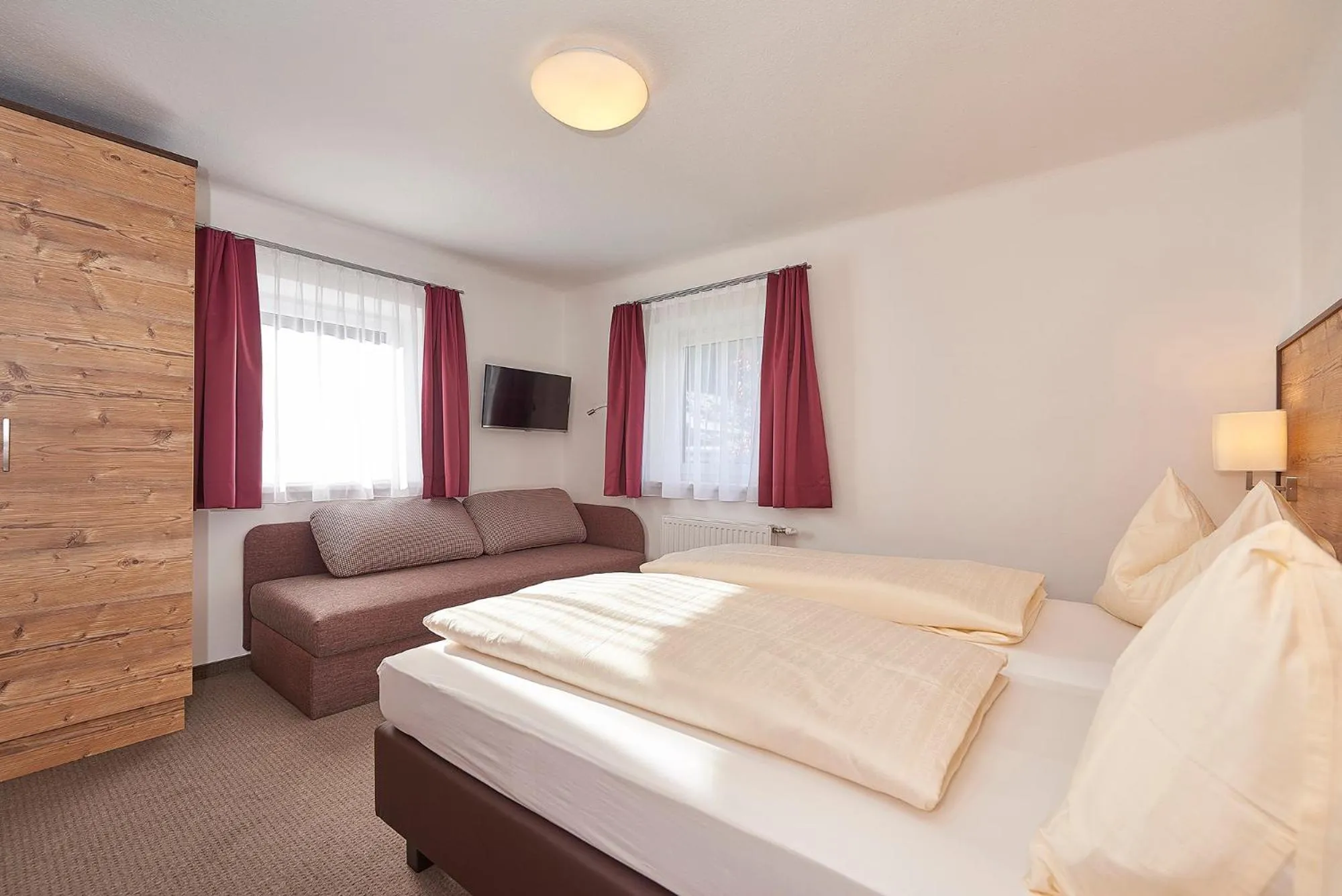 Bedroom, Bed in Pension Gabi