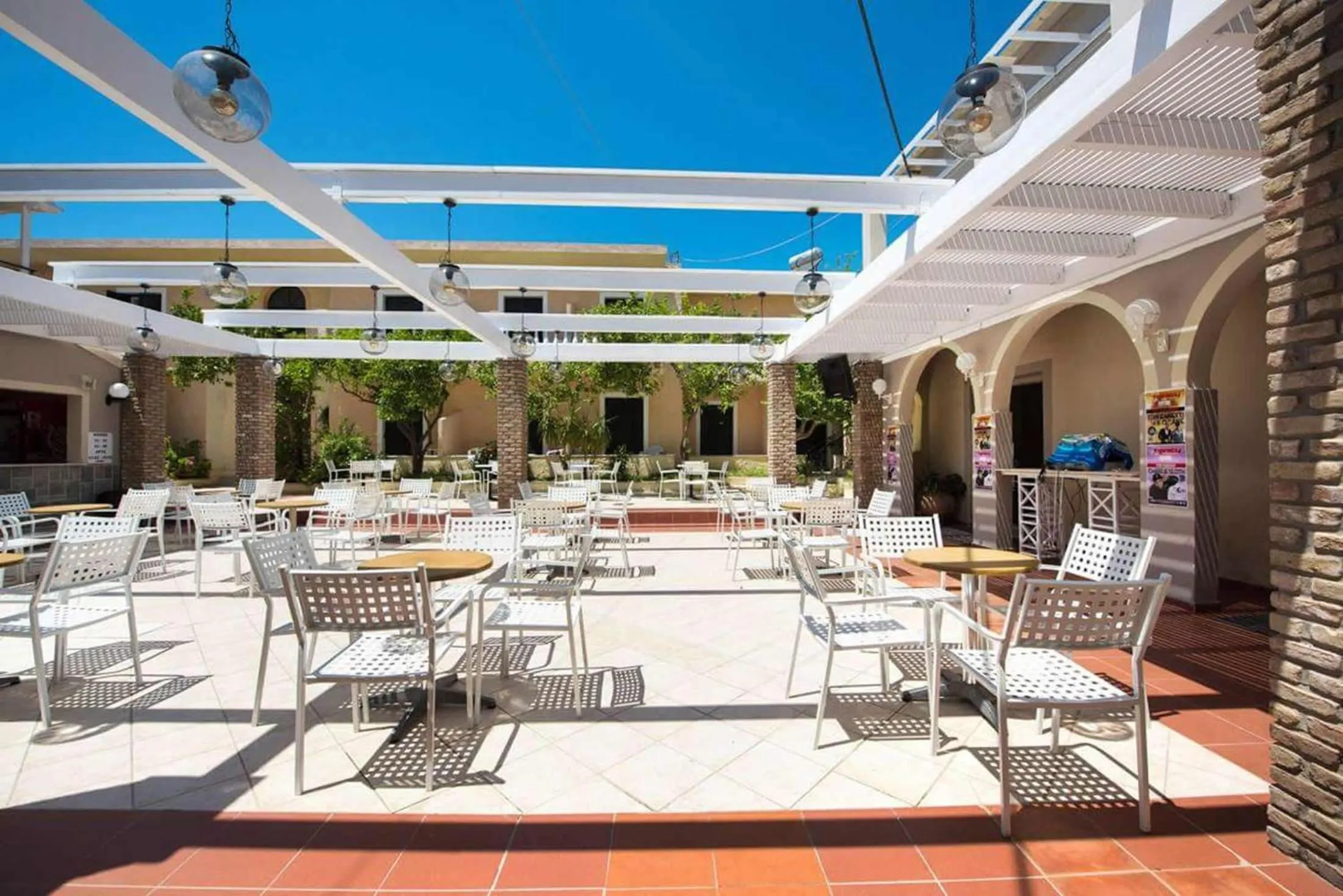 Restaurant/places to eat in Trabukos Beach Complex