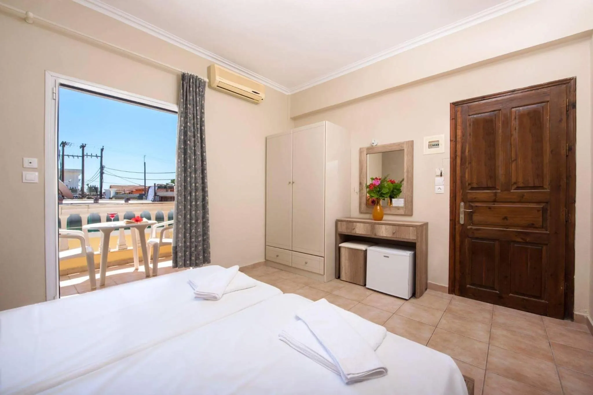 Photo of the whole room, Bed in Trabukos Beach Complex