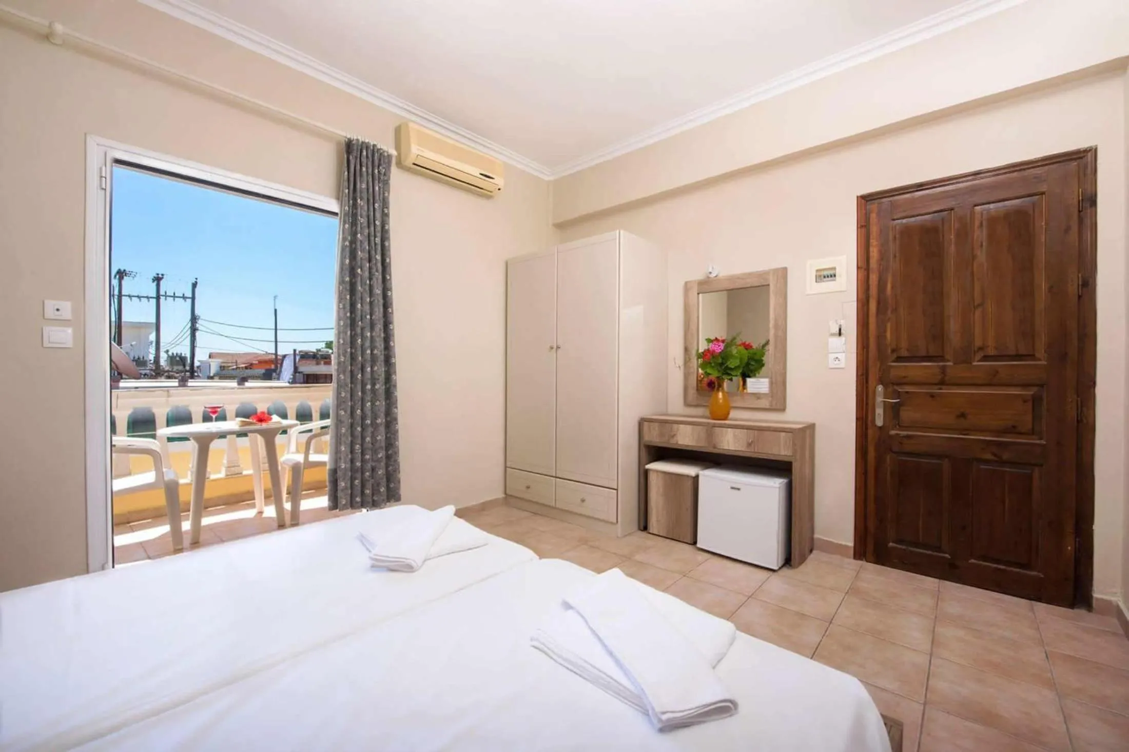 Photo of the whole room, Bed in Trabukos Beach Complex