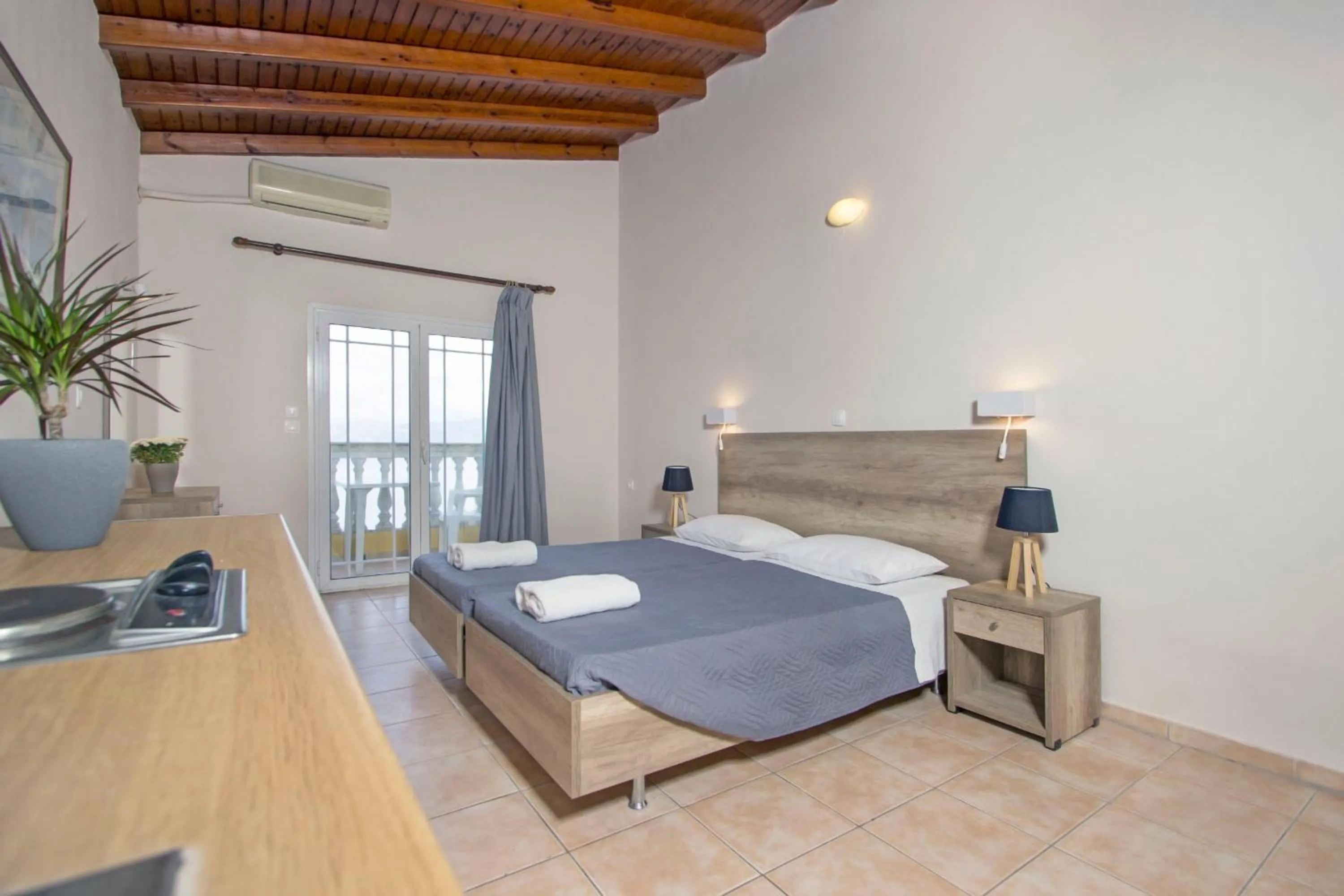 Photo of the whole room, Bed in Trabukos Beach Complex