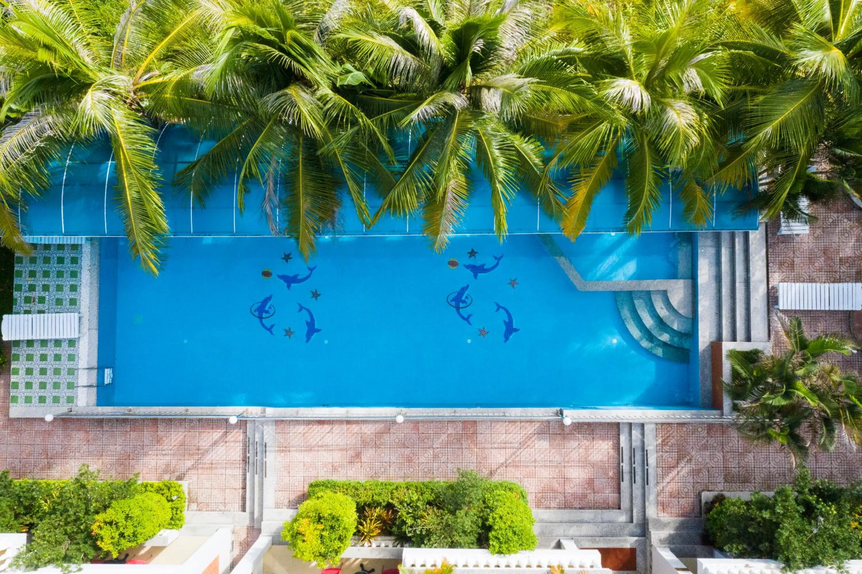 Pool view in Quynh Mai Resort