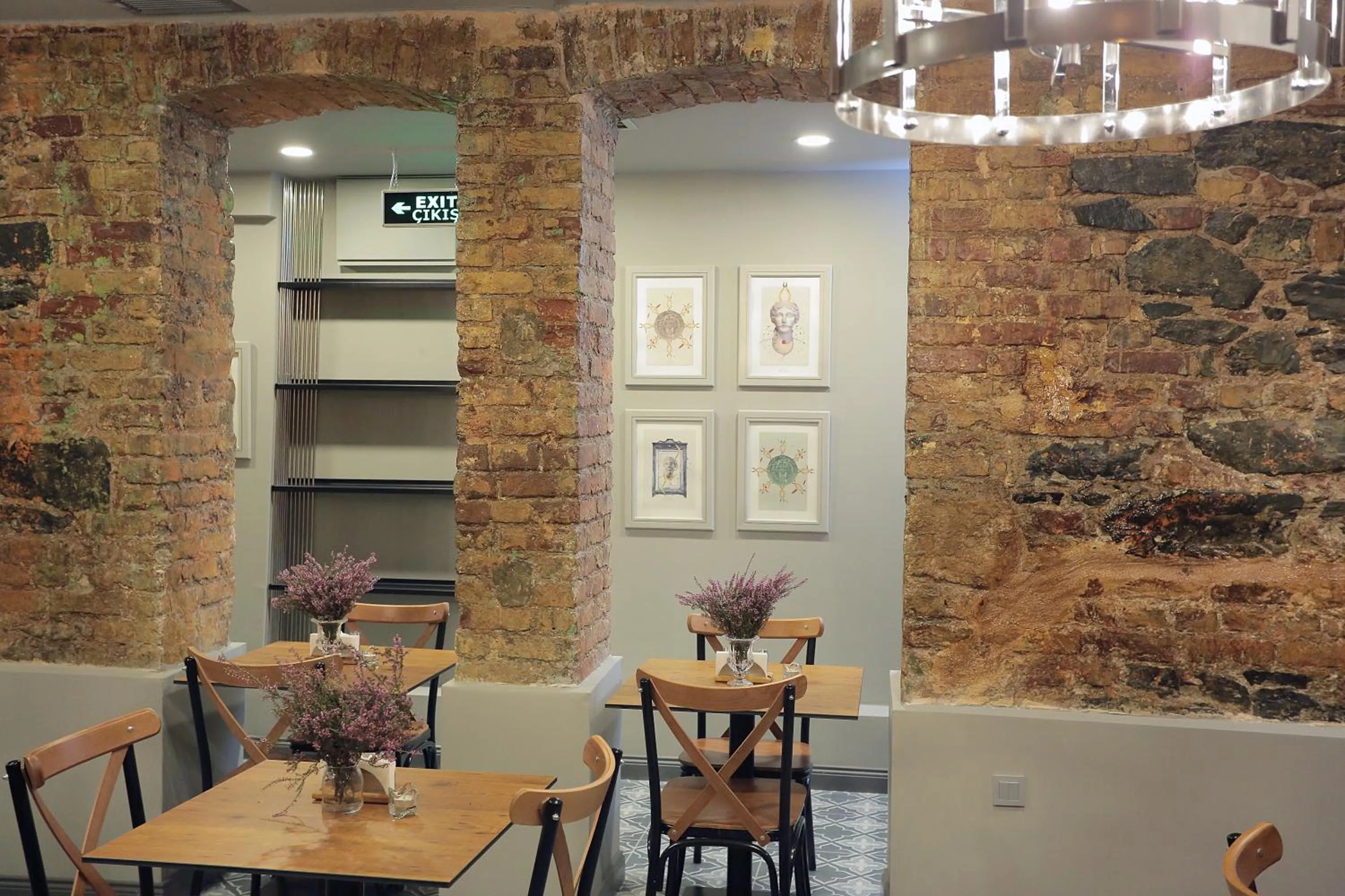 Library in Ferman Pera Hotel