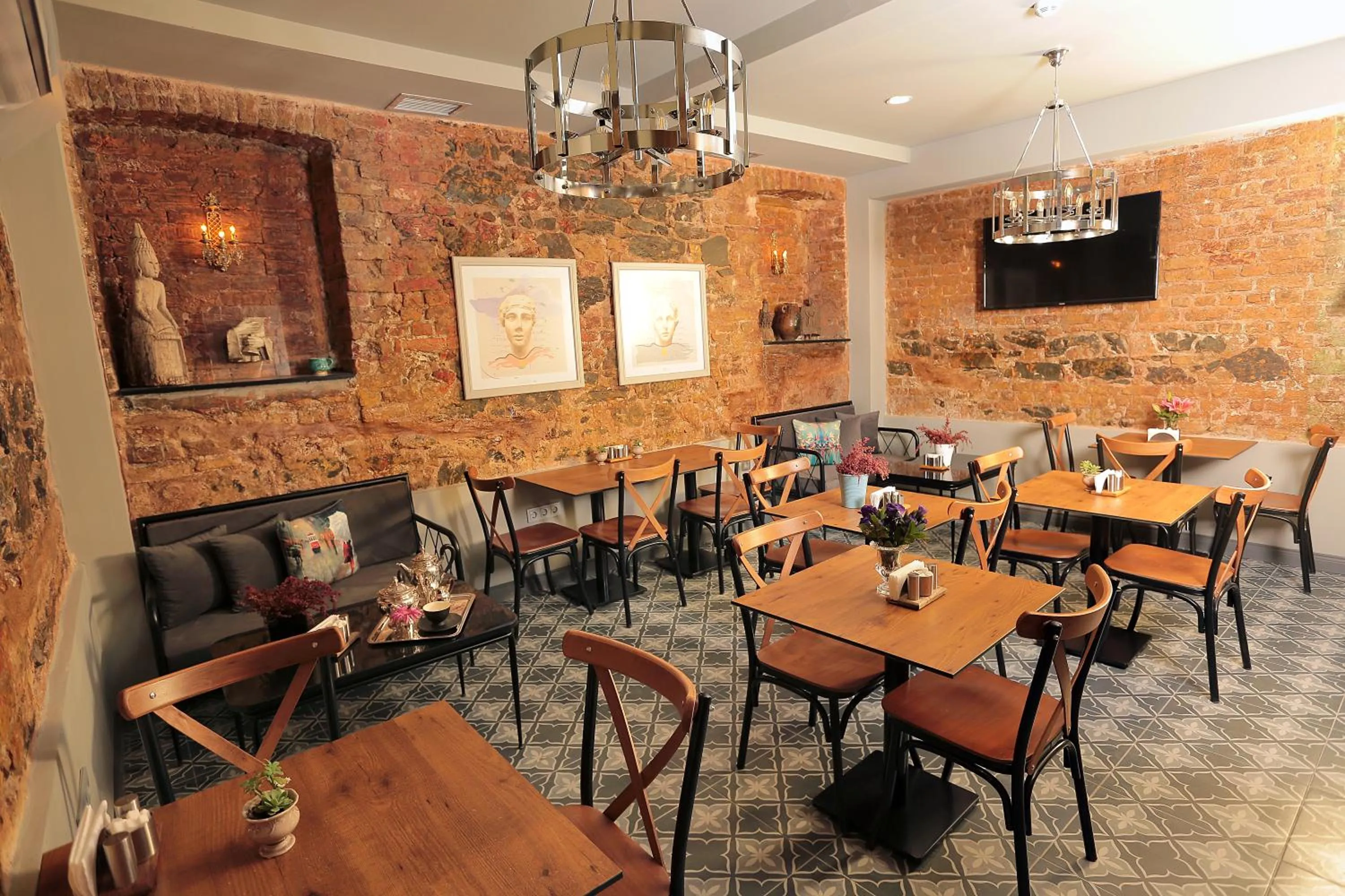 Restaurant/places to eat in Ferman Pera Hotel