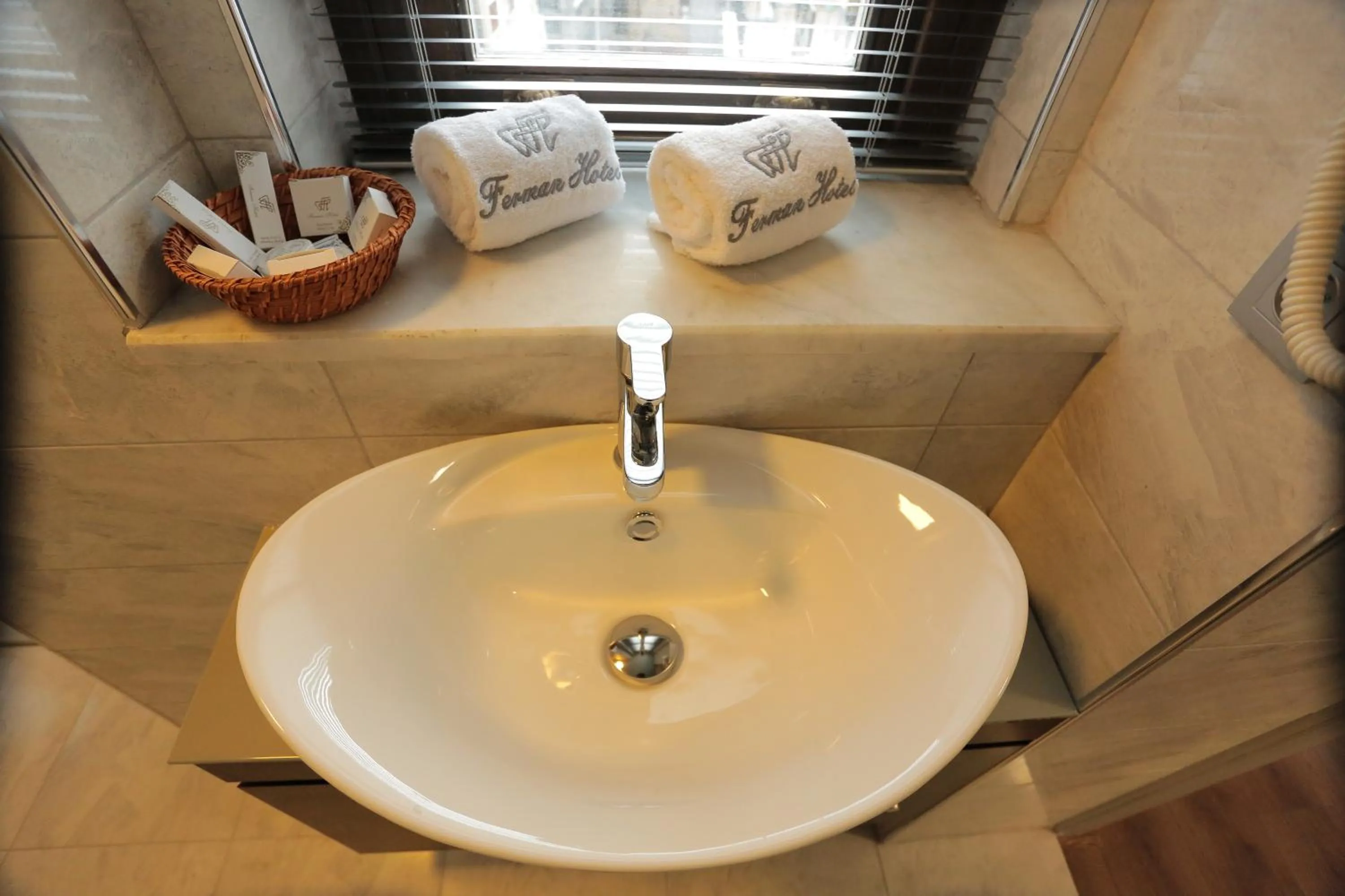 Shower in Ferman Pera Hotel