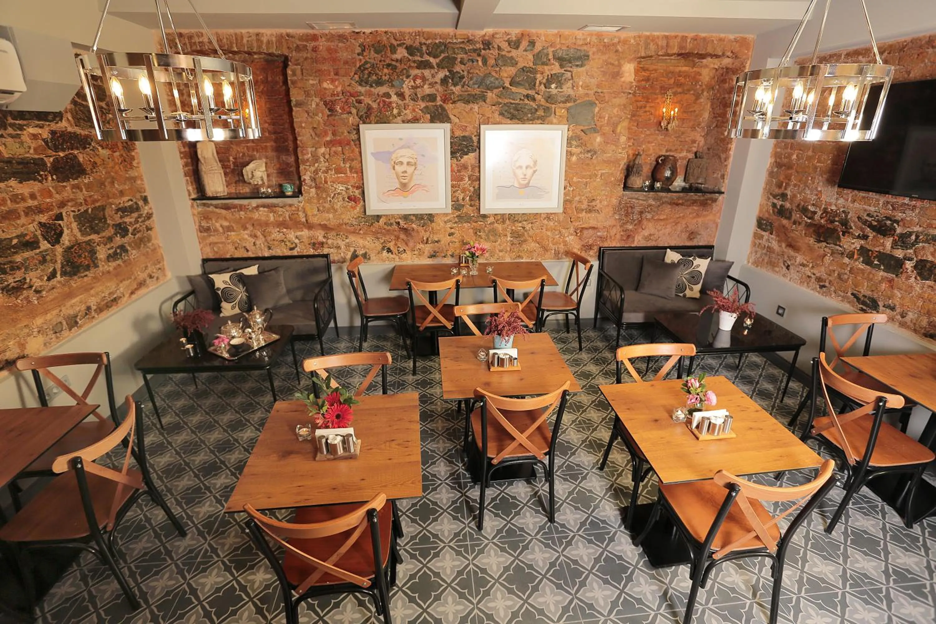 Restaurant/places to eat in Ferman Pera Hotel