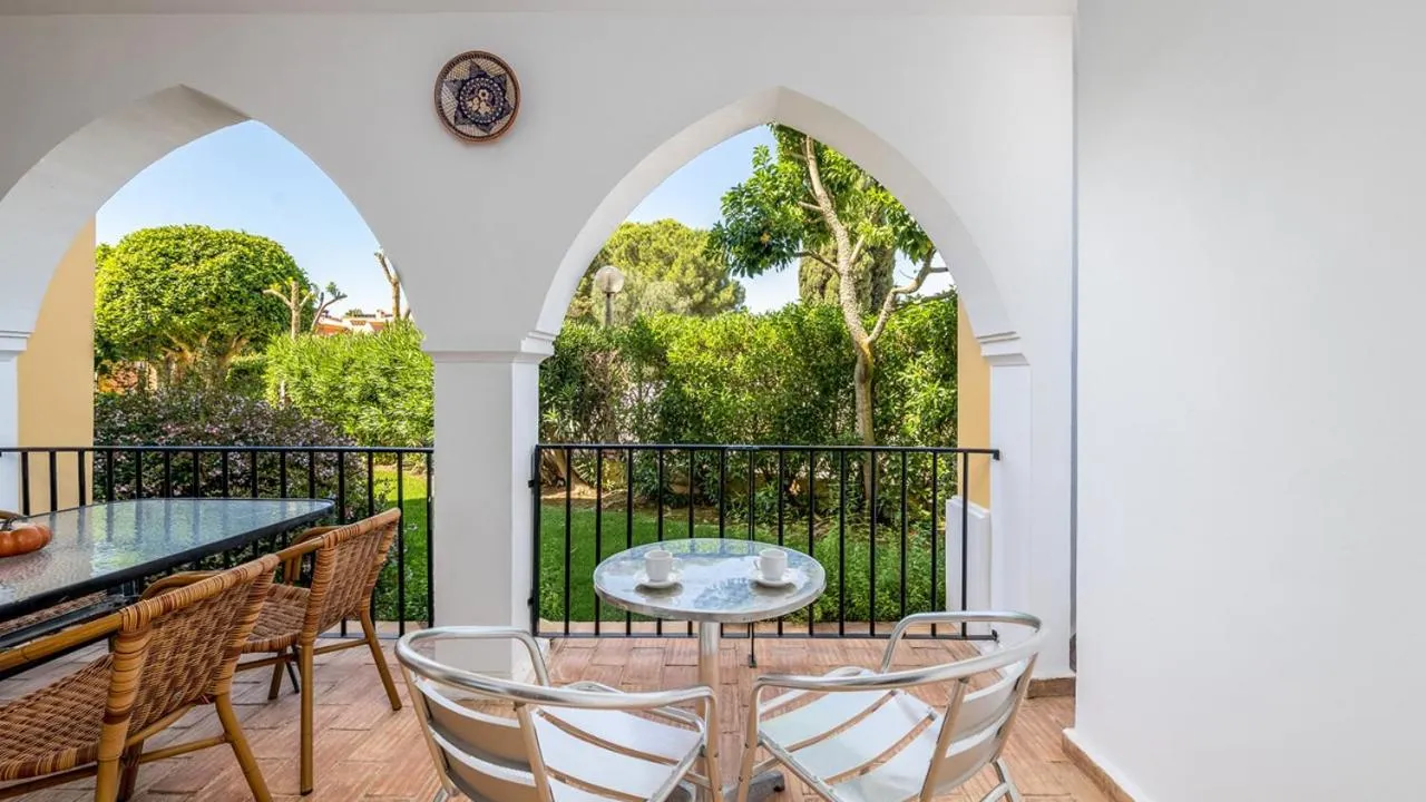 Jardim da Meia Praia Resort