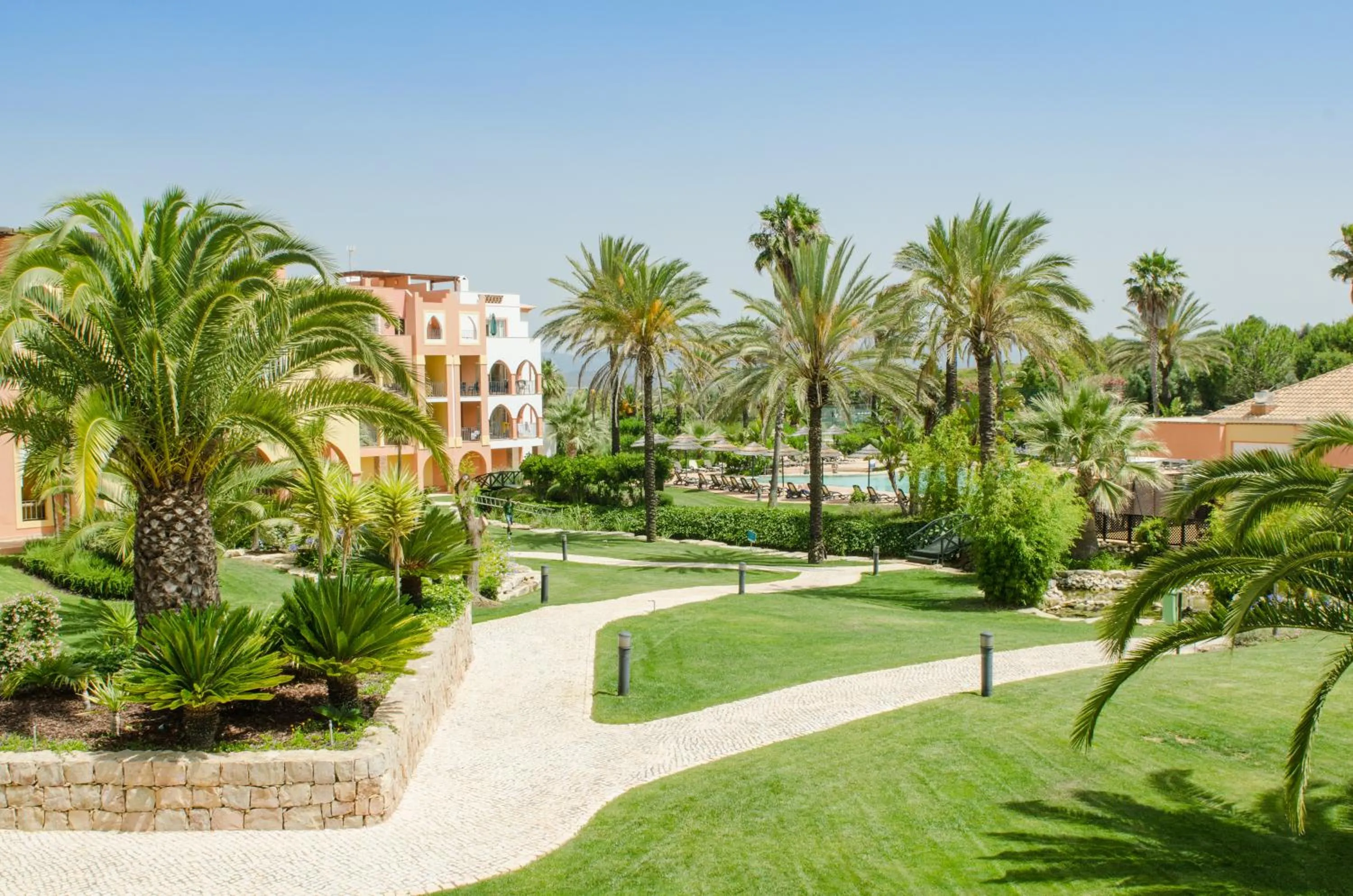 Day in Jardim da Meia Praia Resort