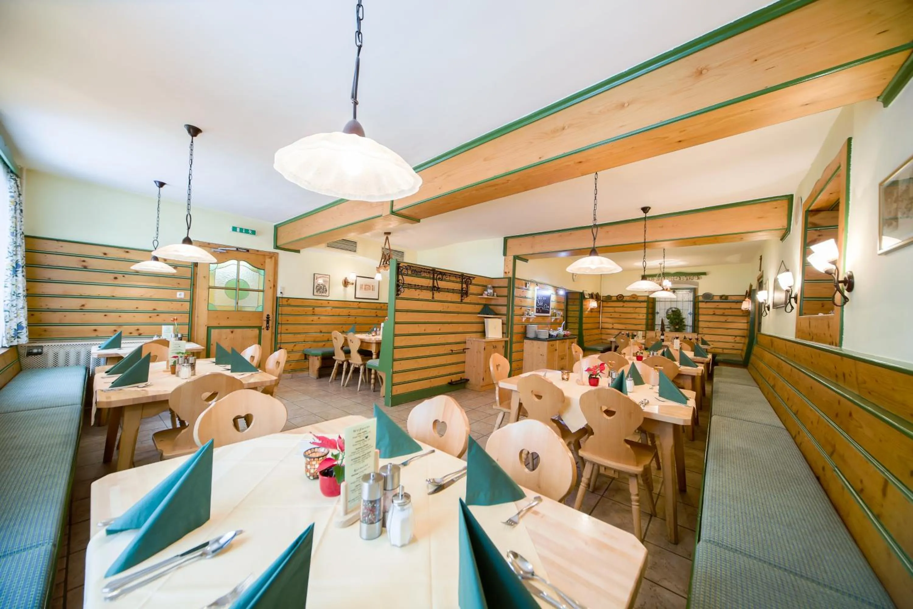 Restaurant/places to eat in Hotel zum Kirchenwirt Mariazell