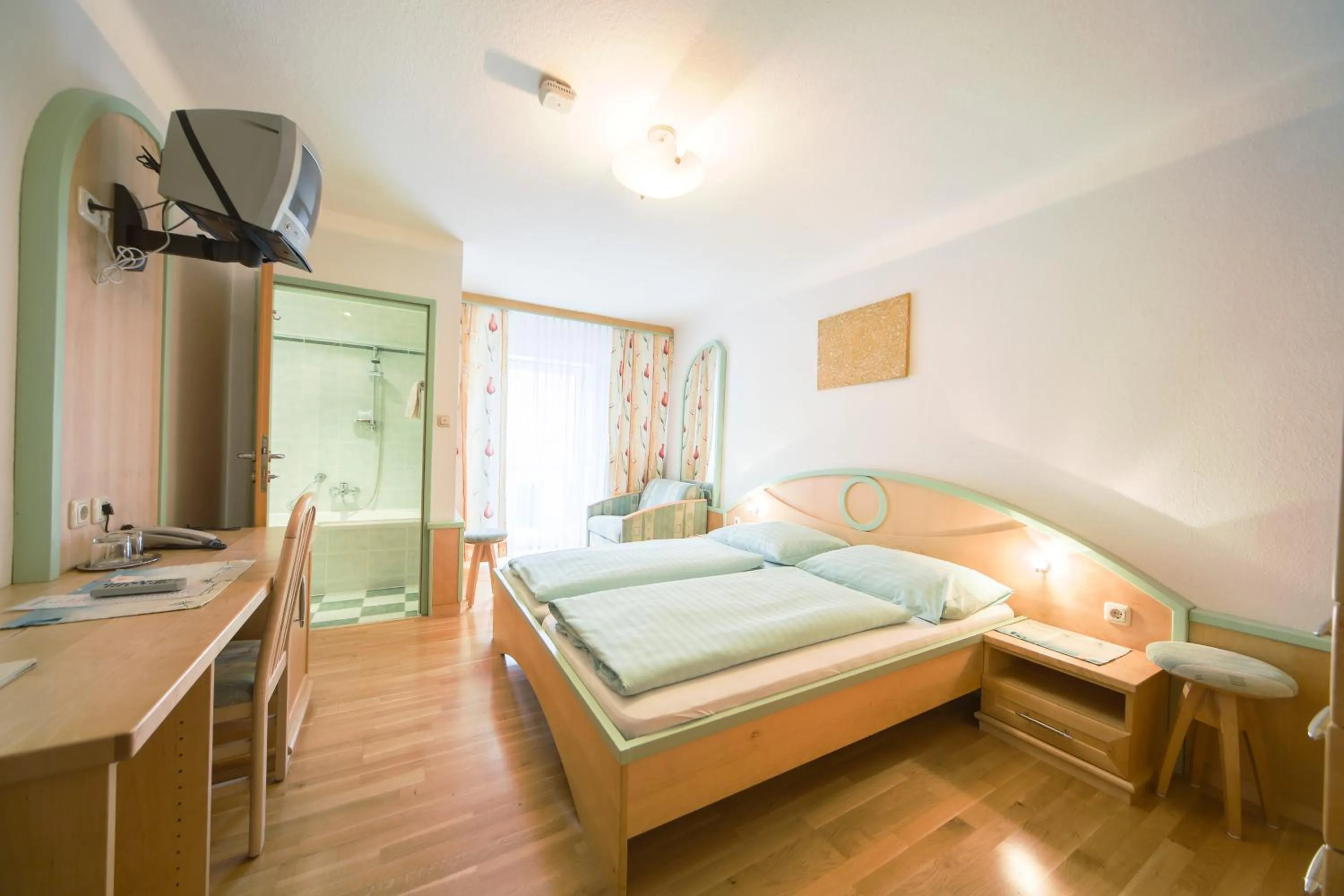 Bed in Hotel zum Kirchenwirt Mariazell