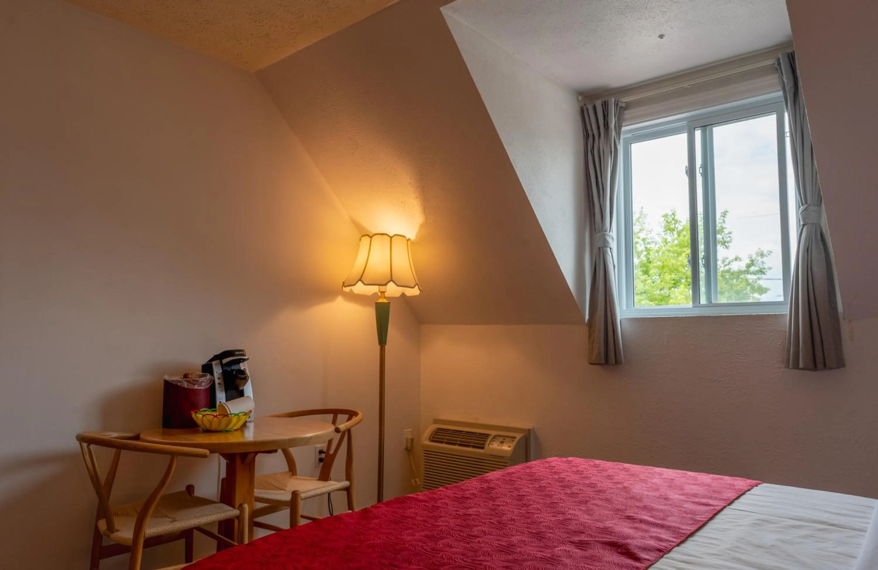 Bed in Hotel Cowansville