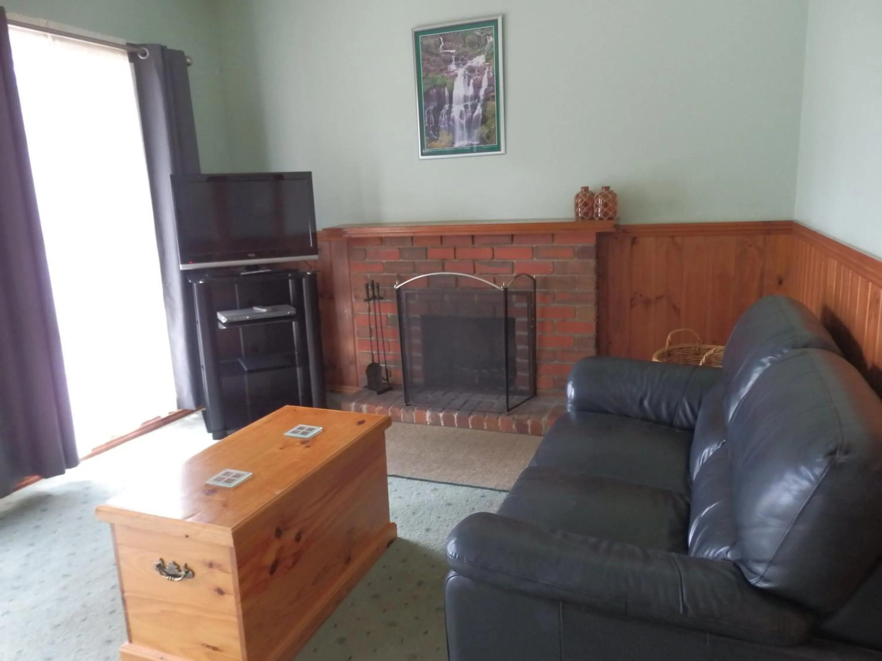 Living room in Mountain View Motor Inn & Holiday Lodges