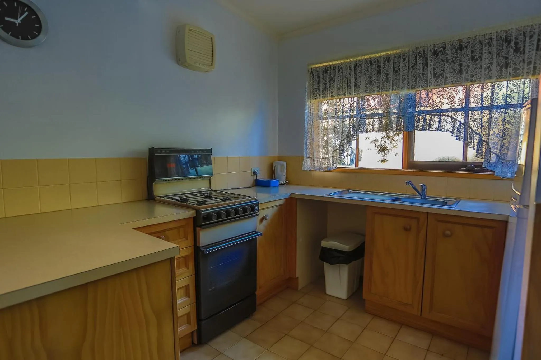 Kitchen or kitchenette in Mountain View Motor Inn & Holiday Lodges