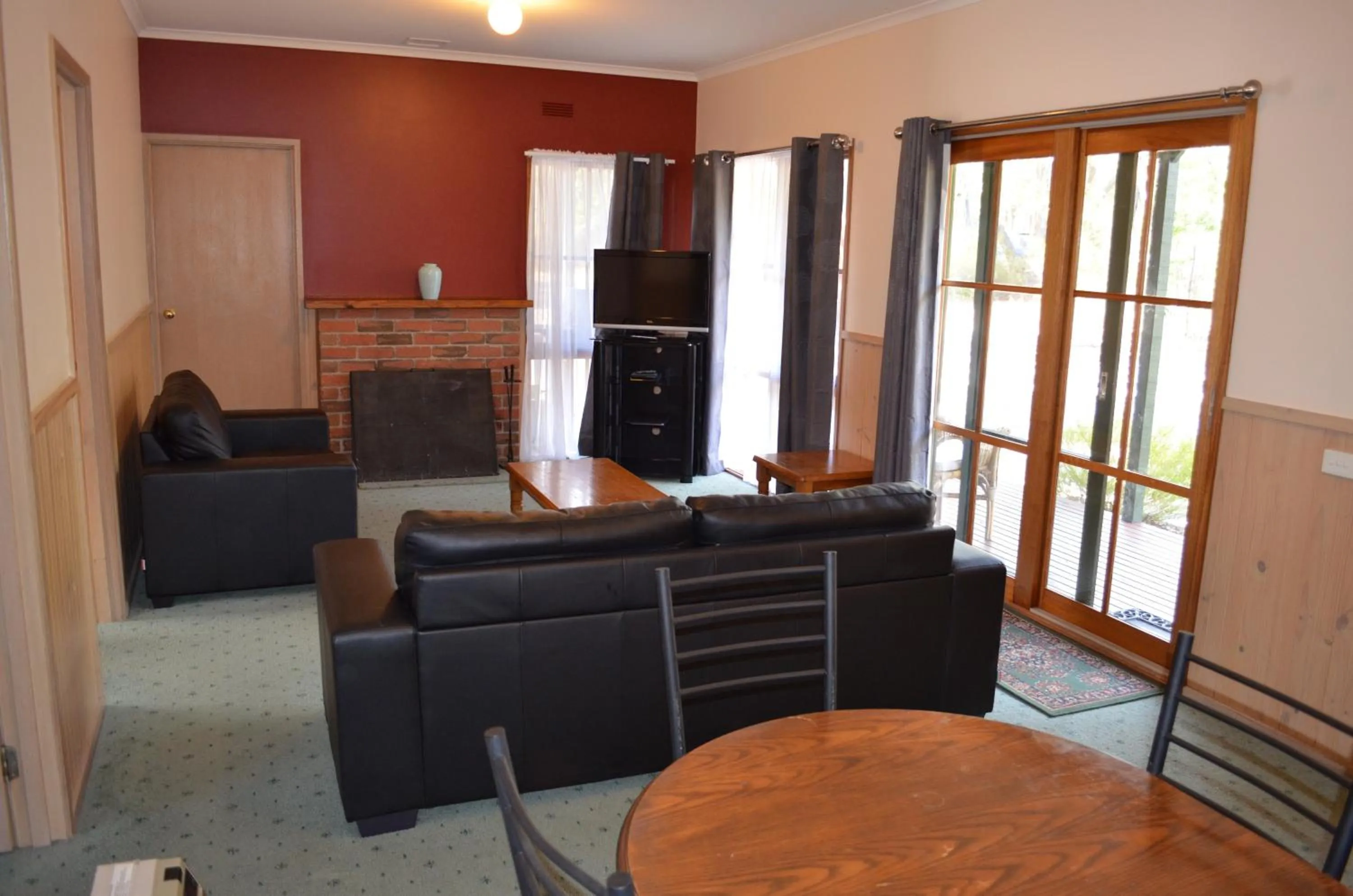 Living room in Mountain View Motor Inn & Holiday Lodges